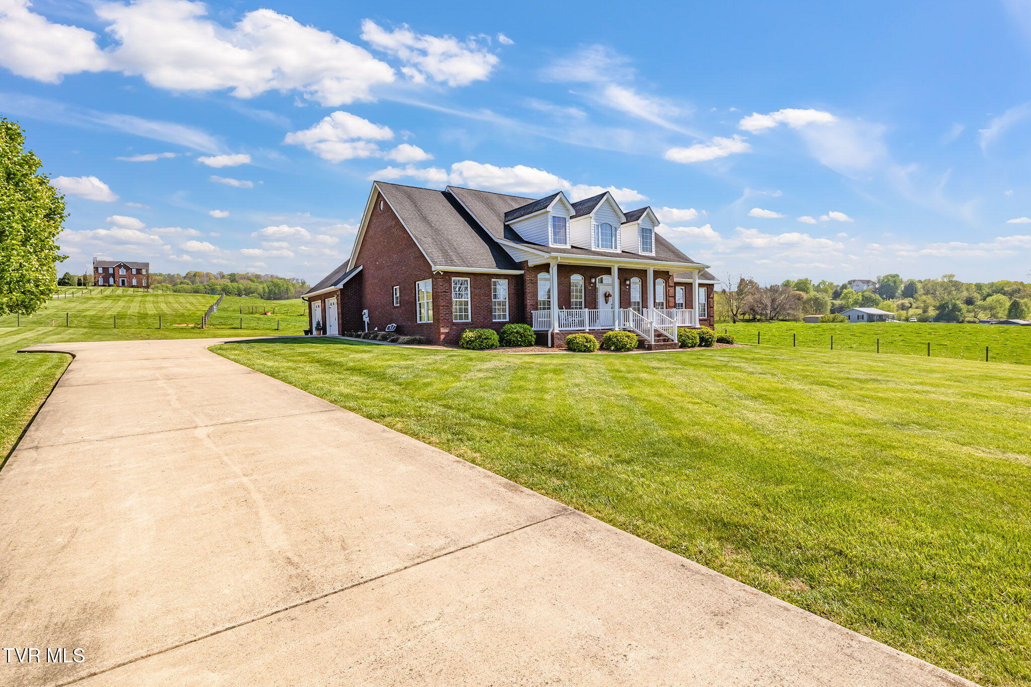 963 Beaver Creek Road, Bluff City, Tennessee image 2