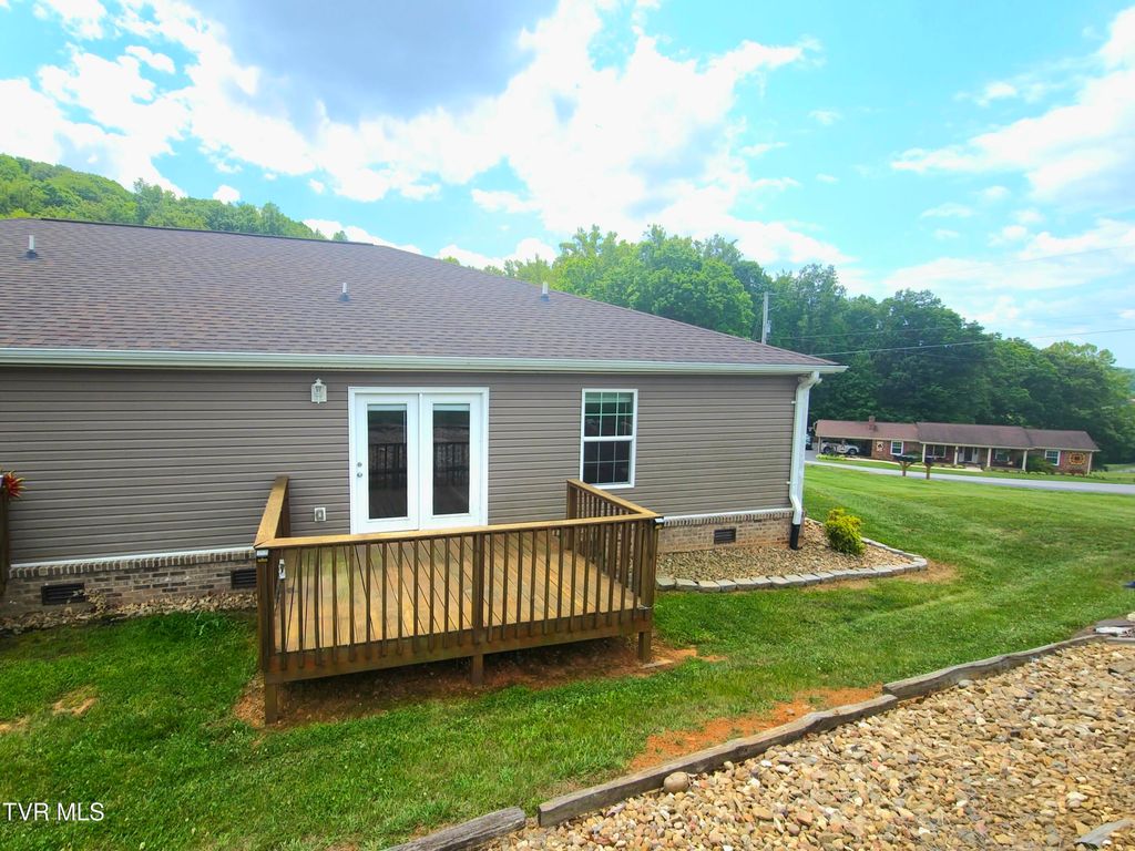 Photo of 305 Mckenzie Drive #1, Kingsport, TN 37660 (MLS # 9995390)