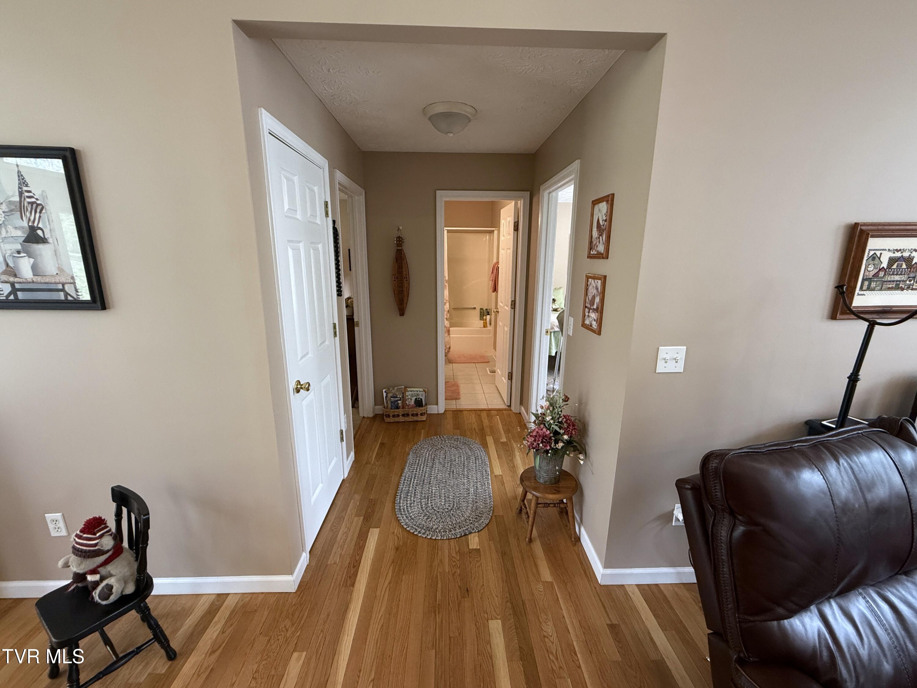 1038 Autumn Leaf Drive, Newport, Tennessee image 14