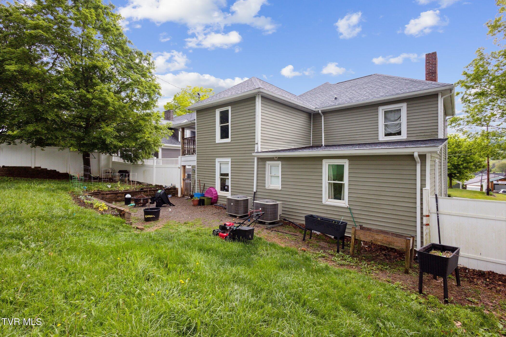 88 Banner Street, Lebanon, Virginia image 6