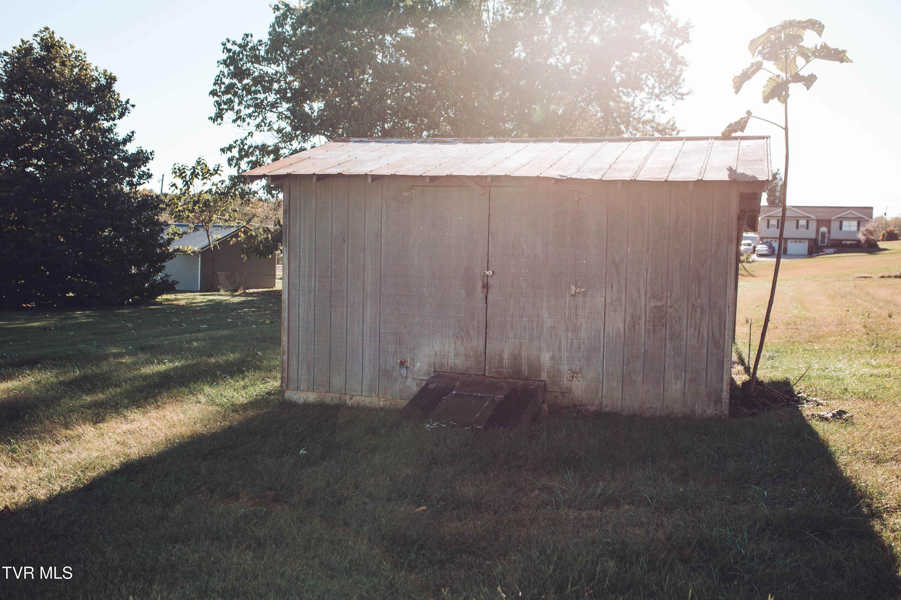 207 Dover Avenue, Mount Carmel, Tennessee image 8