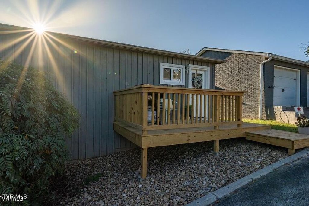 Photo of 3224 Knob Creek Road, Gray, TN 37615 (MLS # 9993557)