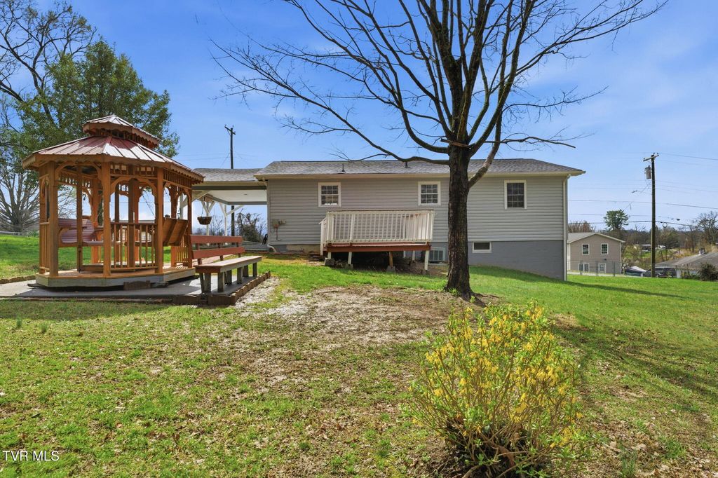 Photo of 304 Reservoir Street, Bristol, VA 24201 (MLS # 9992326)