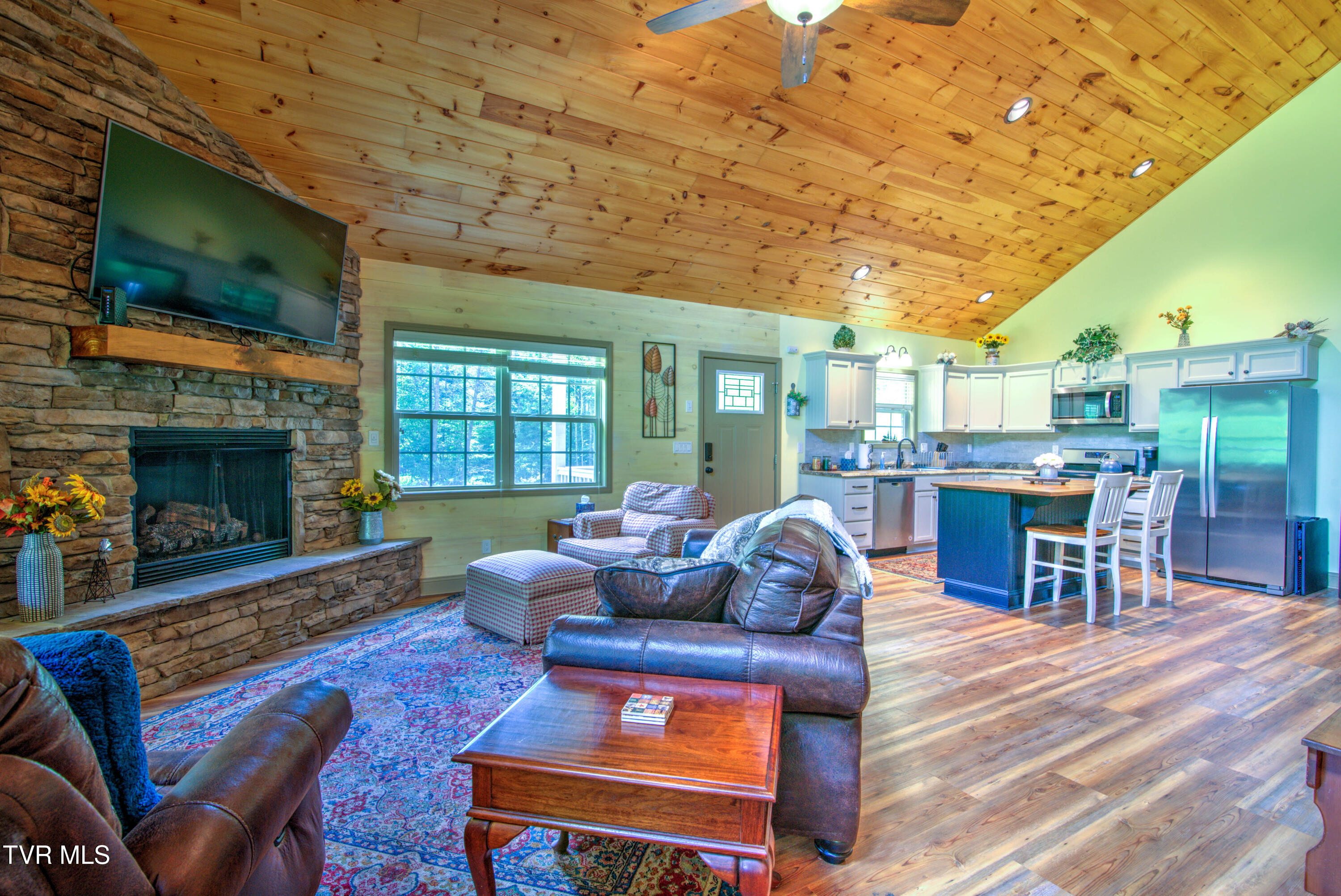 565 Piney Grove Road, Hampton, Tennessee image 3
