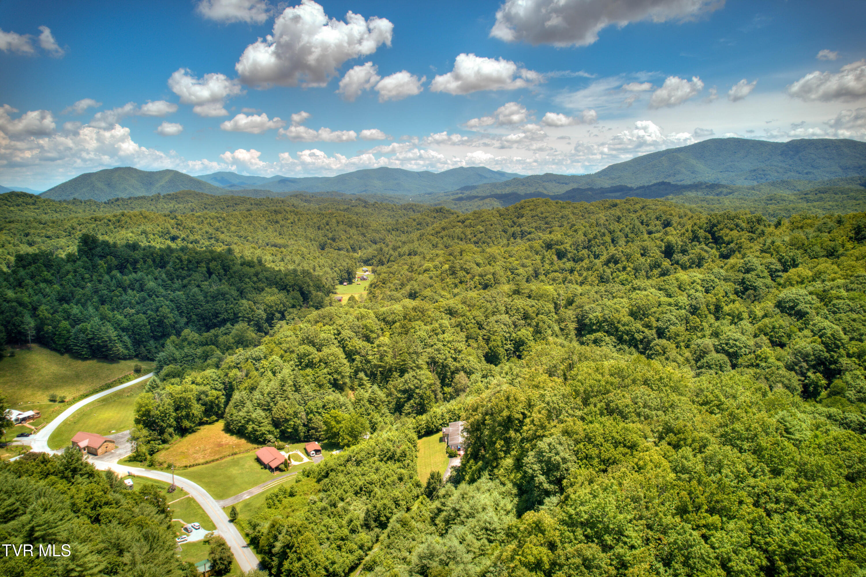 565 Piney Grove Road, Hampton, Tennessee image 48