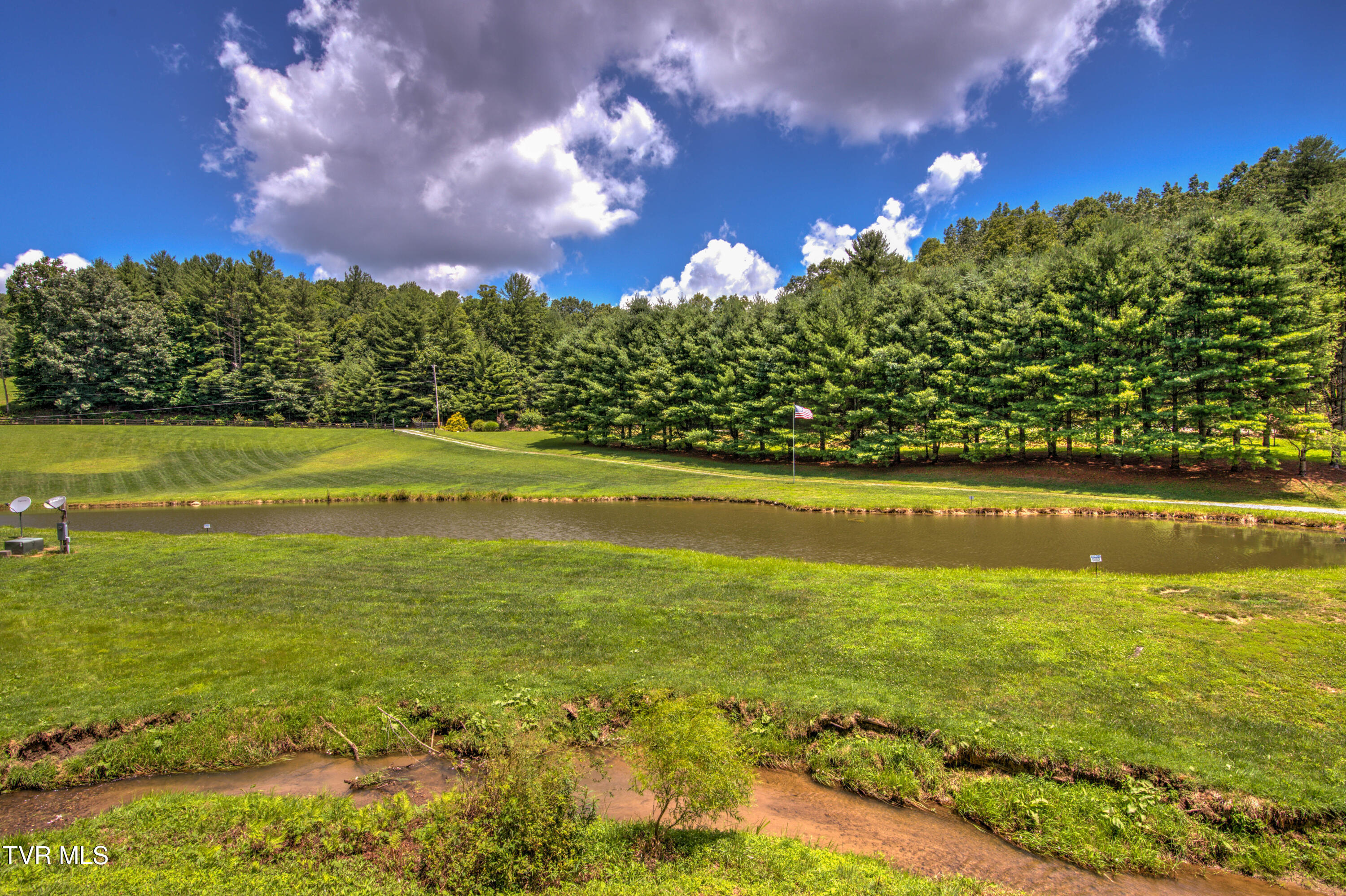 565 Piney Grove Road, Hampton, Tennessee image 32