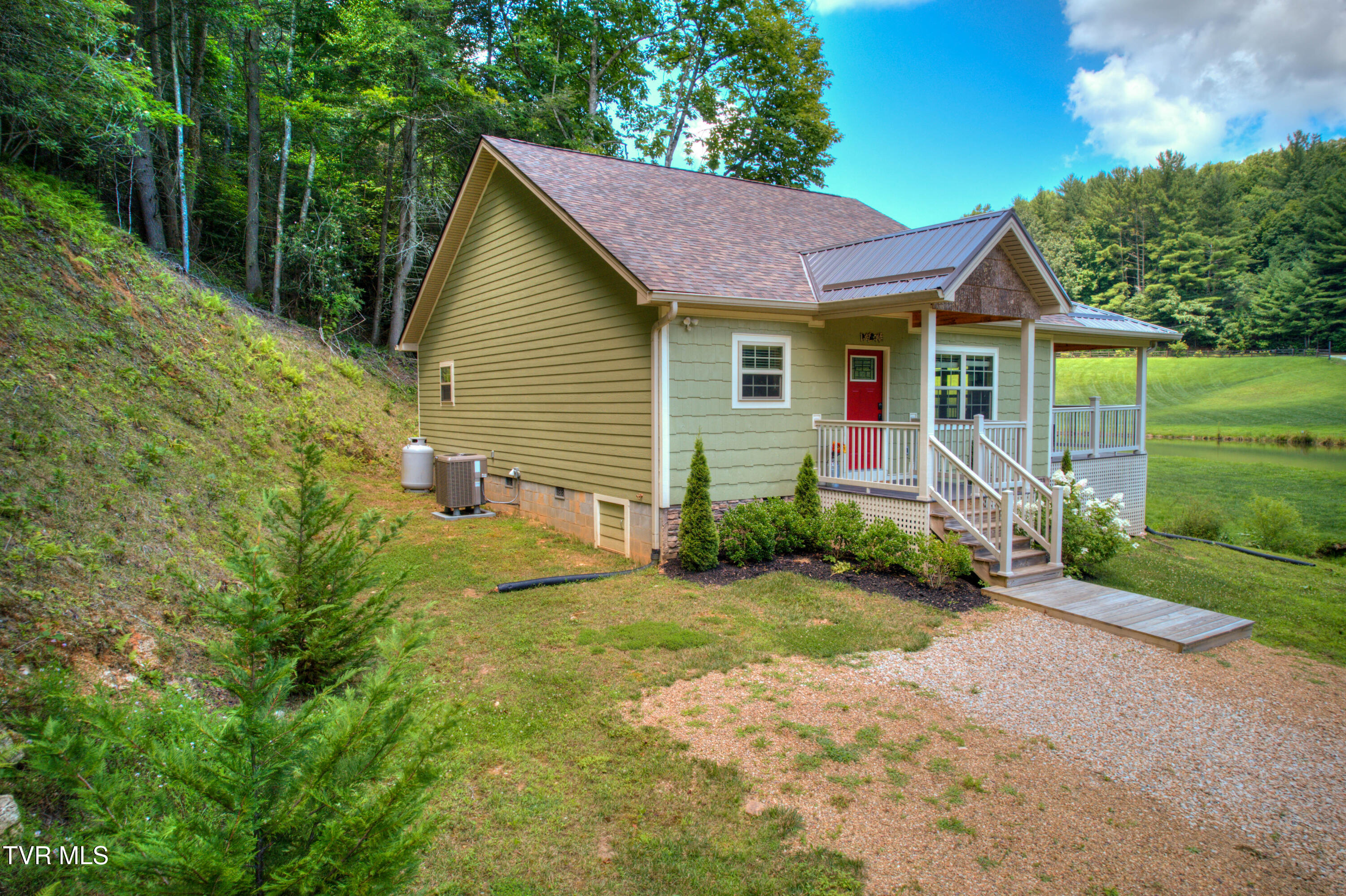 565 Piney Grove Road, Hampton, Tennessee image 50