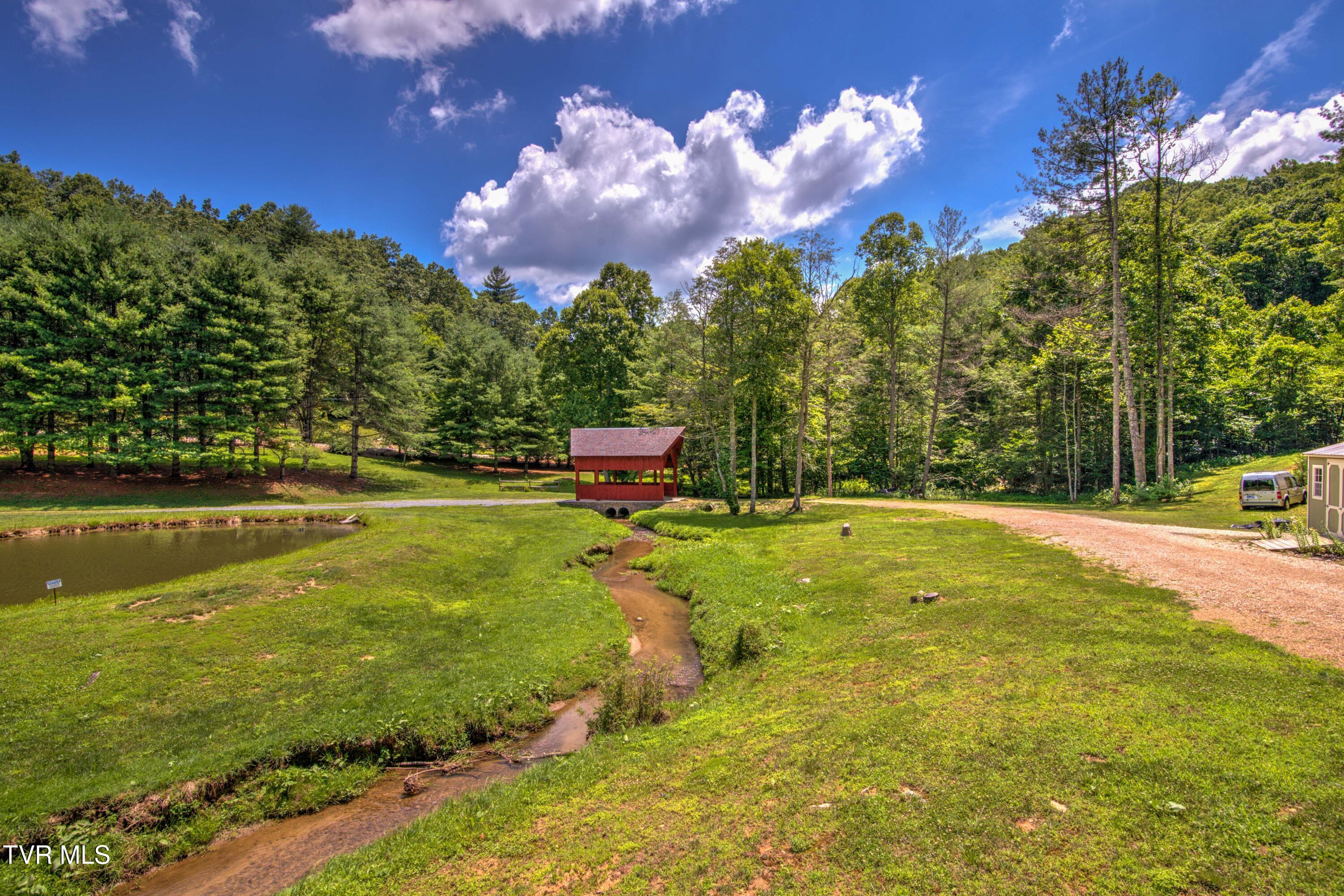 565 Piney Grove Road, Hampton, Tennessee image 33