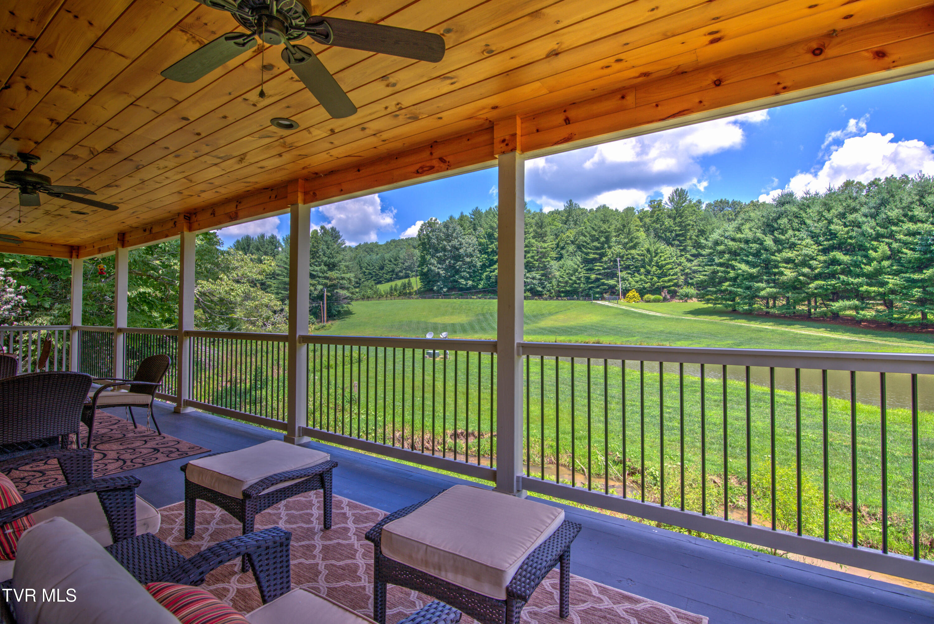 565 Piney Grove Road, Hampton, Tennessee image 6
