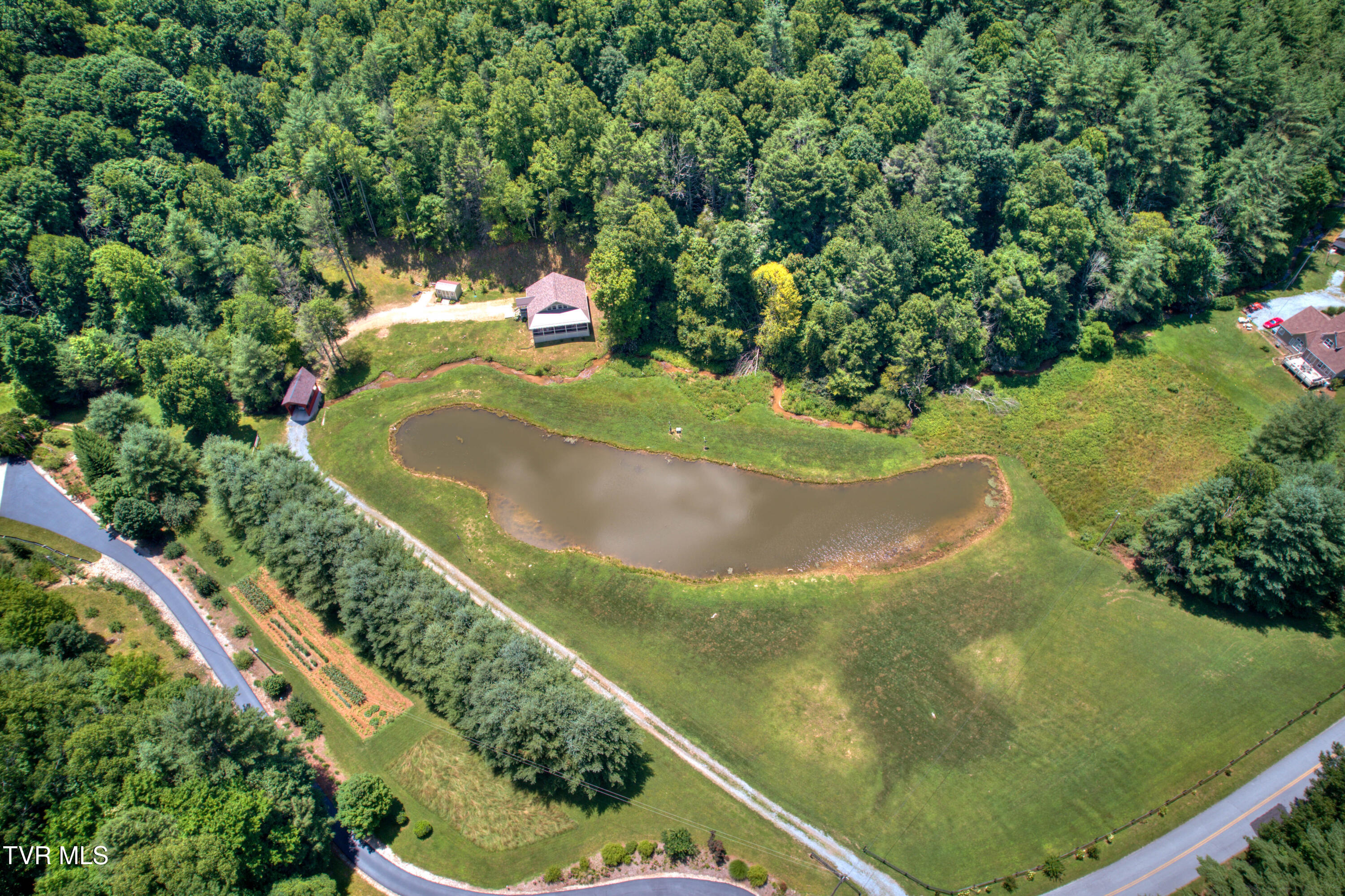 565 Piney Grove Road, Hampton, Tennessee image 46