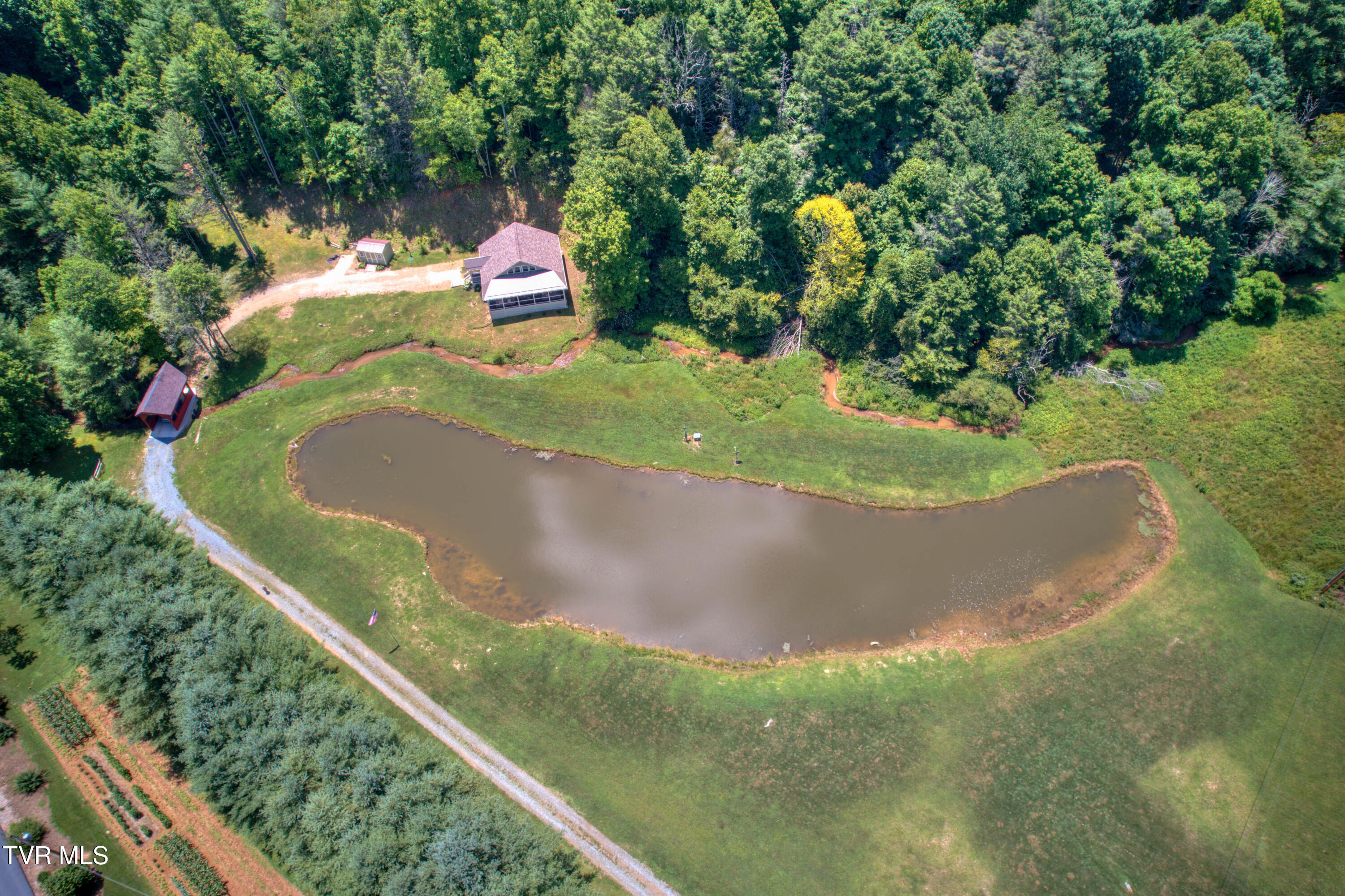 565 Piney Grove Road, Hampton, Tennessee image 12