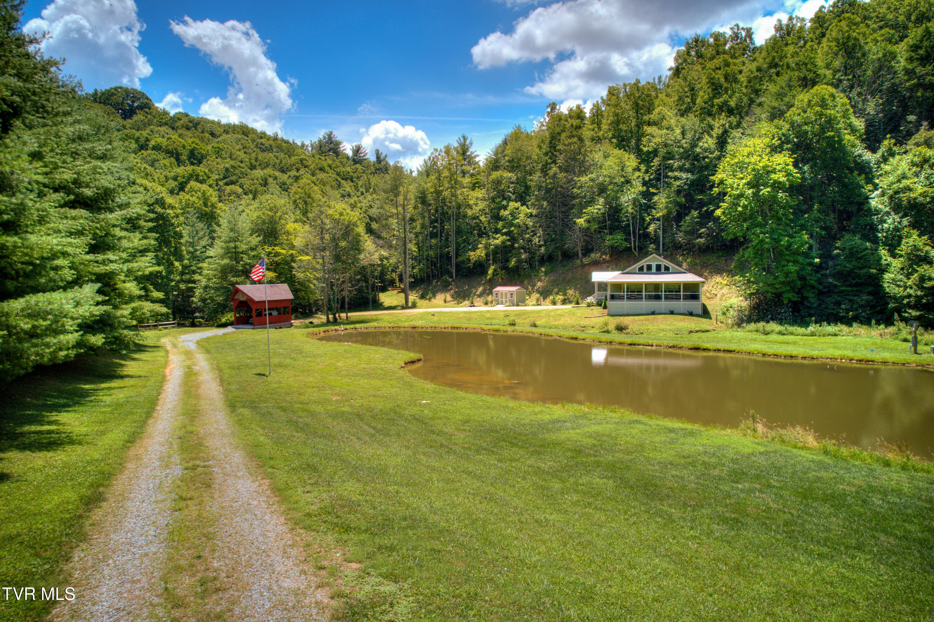 565 Piney Grove Road, Hampton, Tennessee image 40