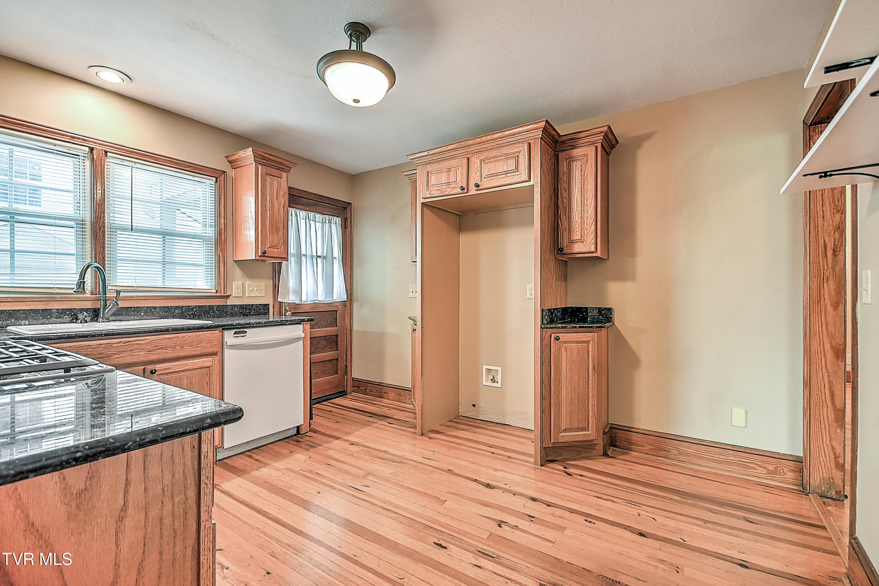 101 F Street, Elizabethton, Tennessee image 17