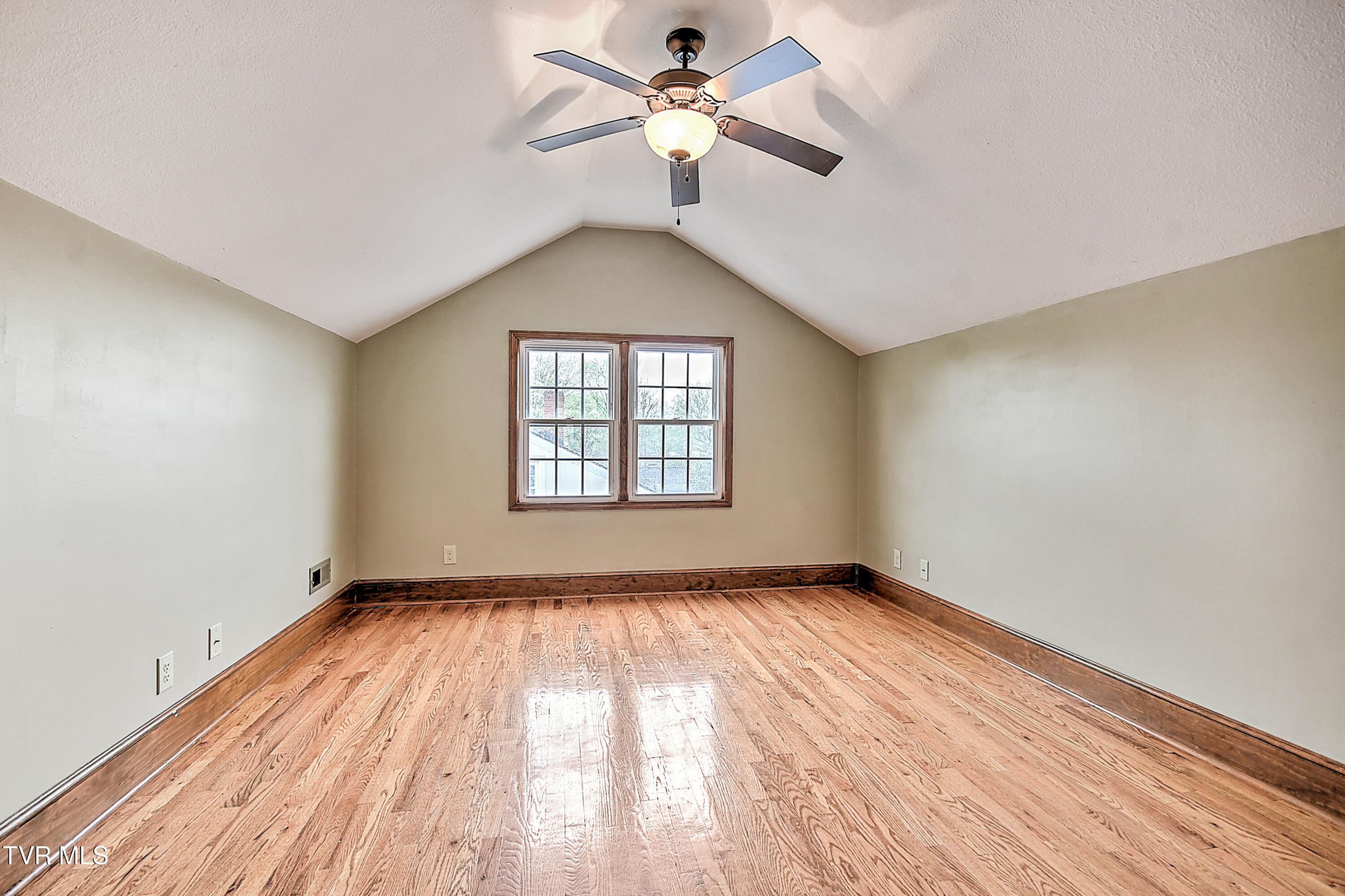 101 F Street, Elizabethton, Tennessee image 35