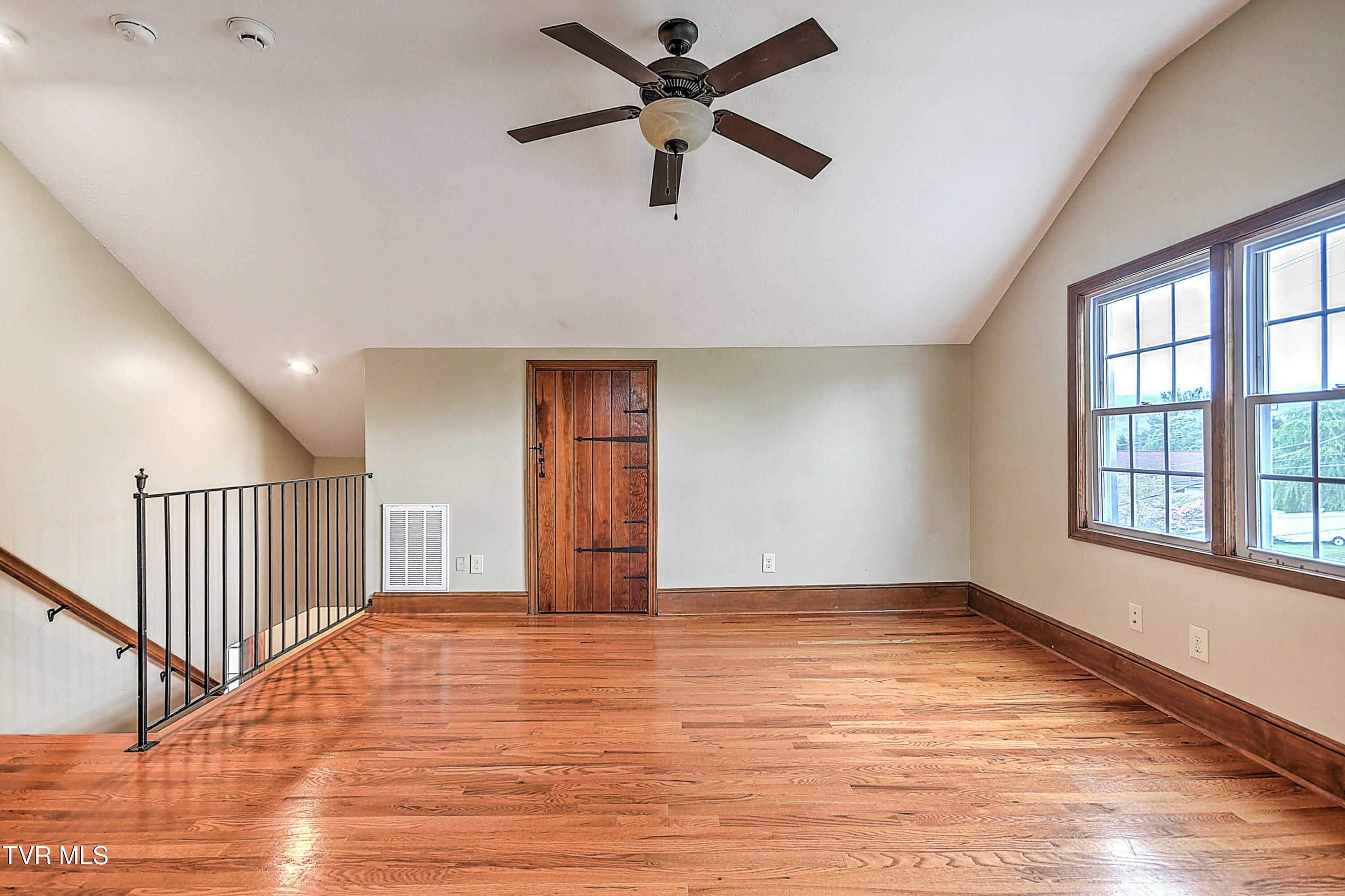 101 F Street, Elizabethton, Tennessee image 34