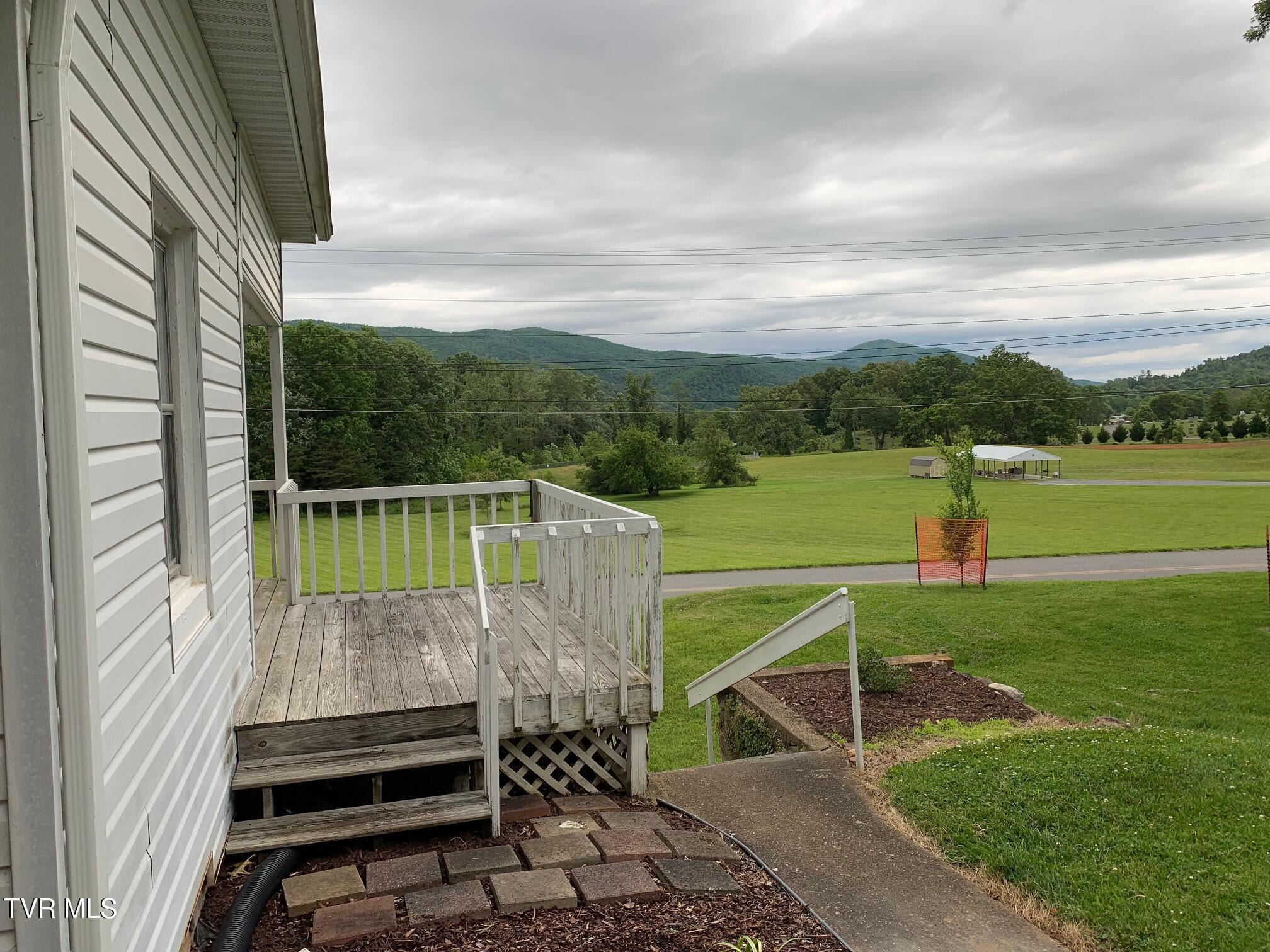 626 Mohawk Drive, Erwin, Tennessee image 7