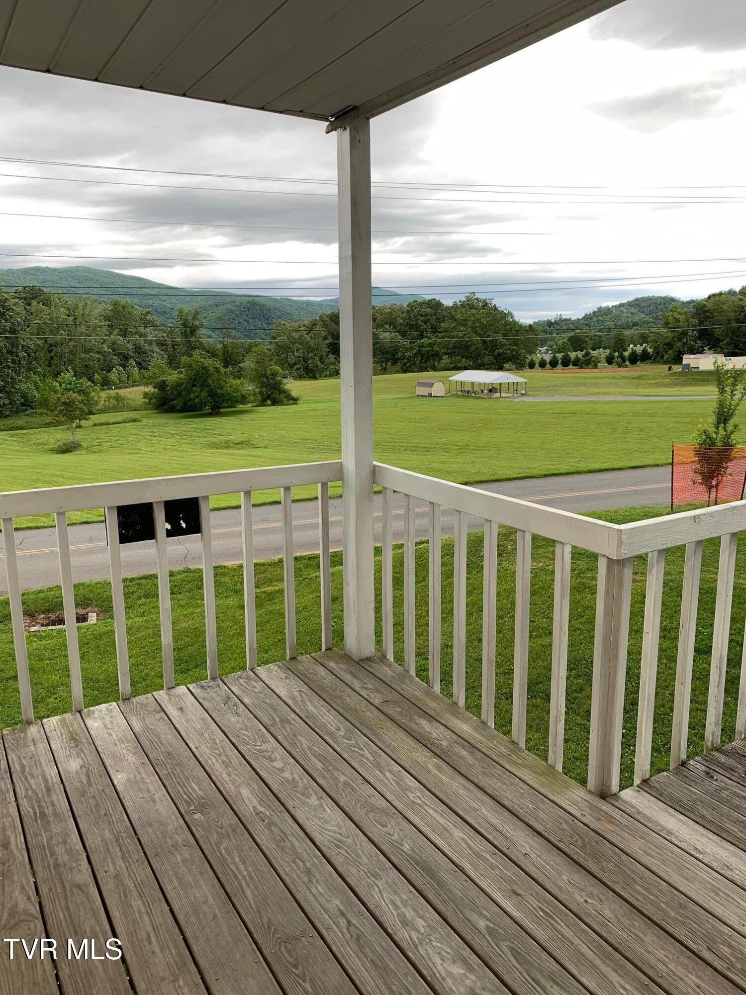 626 Mohawk Drive, Erwin, Tennessee image 6