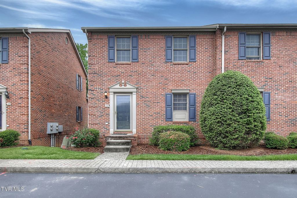 Photo of 33 Oak Leaf Circle #33, Johnson City, TN 37601 (MLS # 9989679)