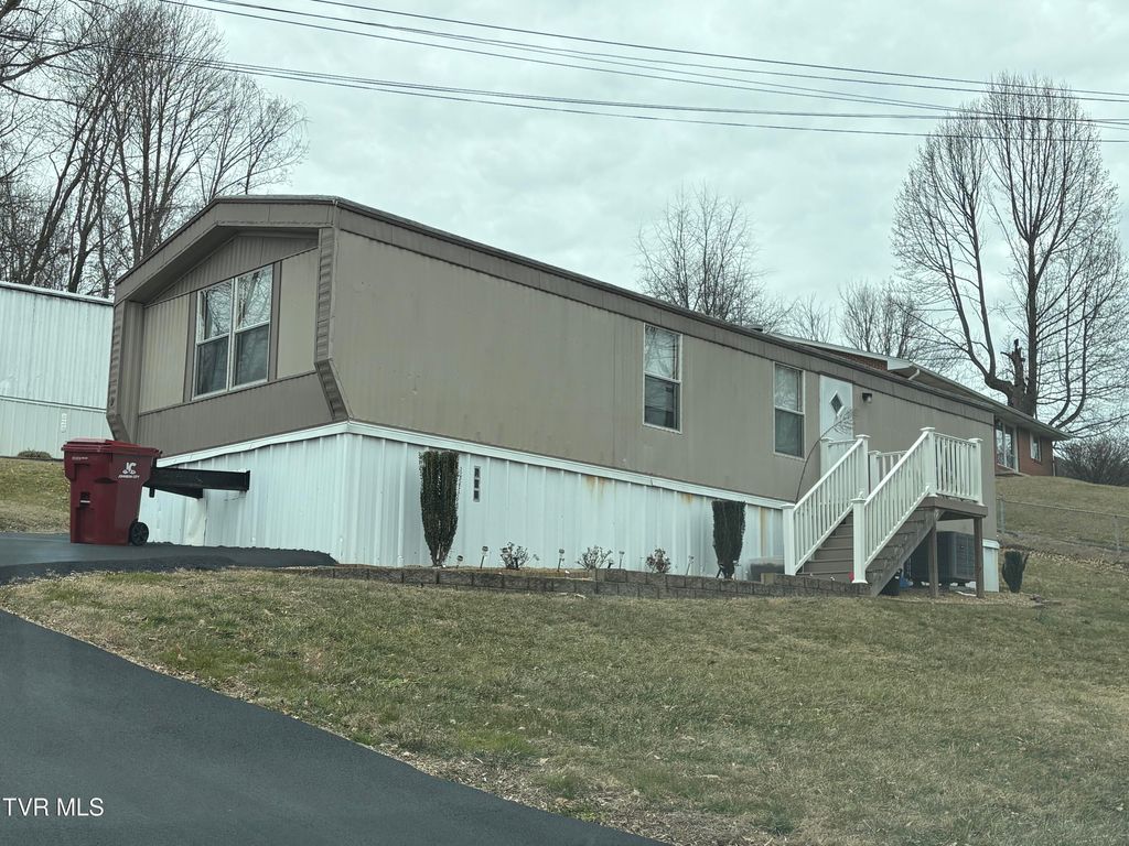 Photo of 611 North Street, Johnson City, TN 37604 (MLS # 9990978)