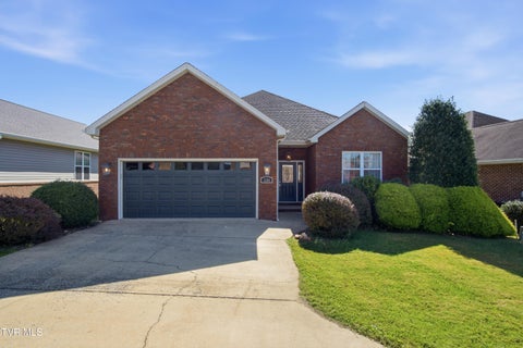 Photo of 136 Thistledown Circle, Jonesborough, TN 37659 (MLS # 10002359)