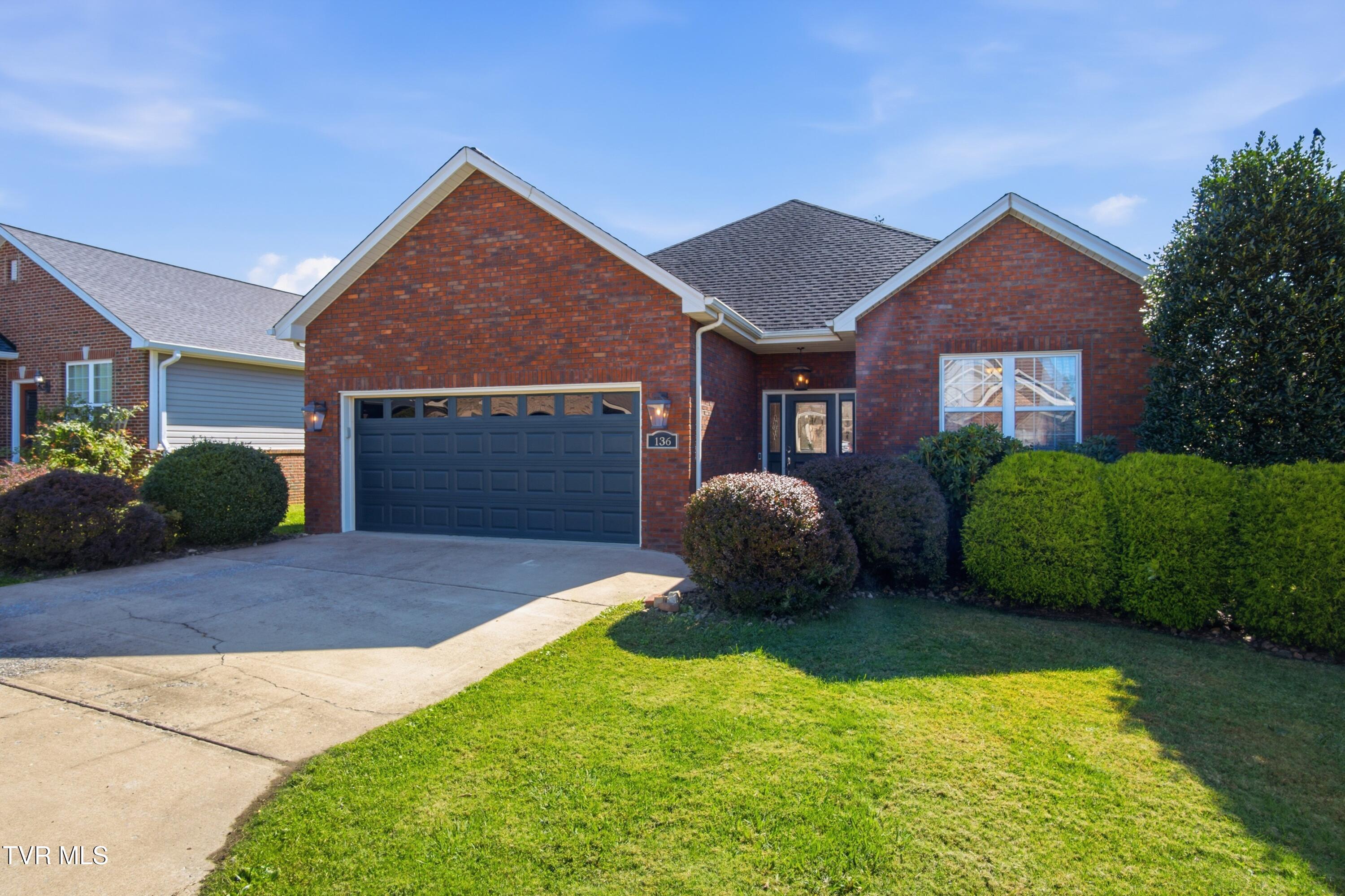 136 Thistledown Circle