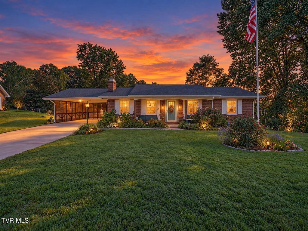 Photo of 7365 White Pine Circle, Bristol, VA 24202 (MLS # 10001433)