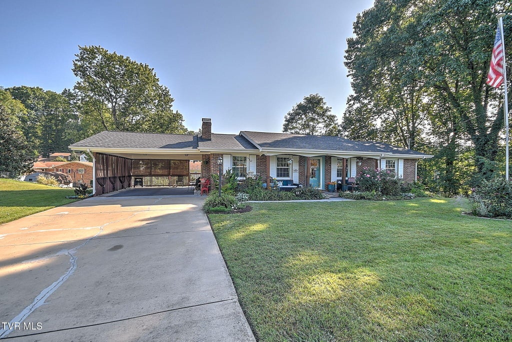 Photo of 7365 White Pine Circle, Bristol, VA 24202 (MLS # 10001433)