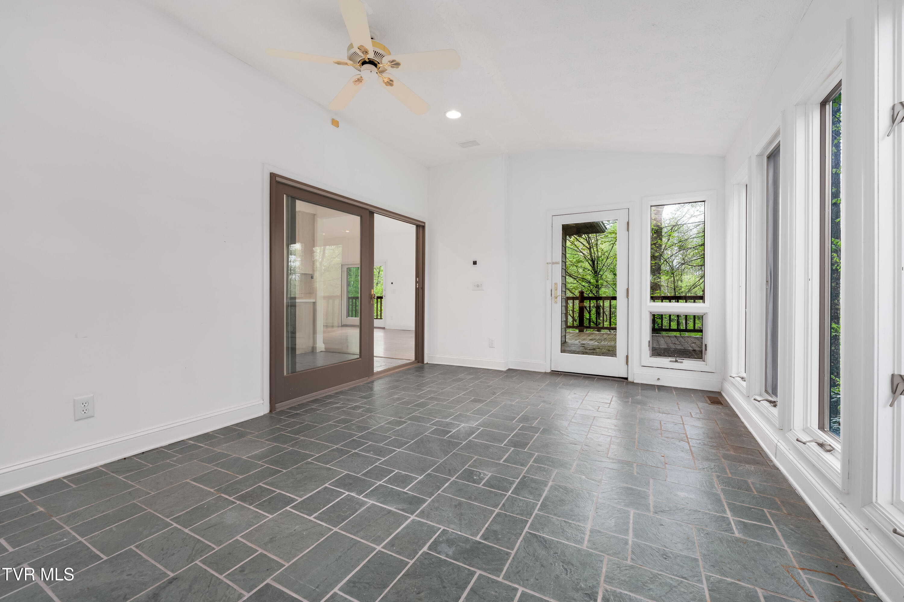 1945 Sage Valley Circle, Mountain City, Tennessee image 42