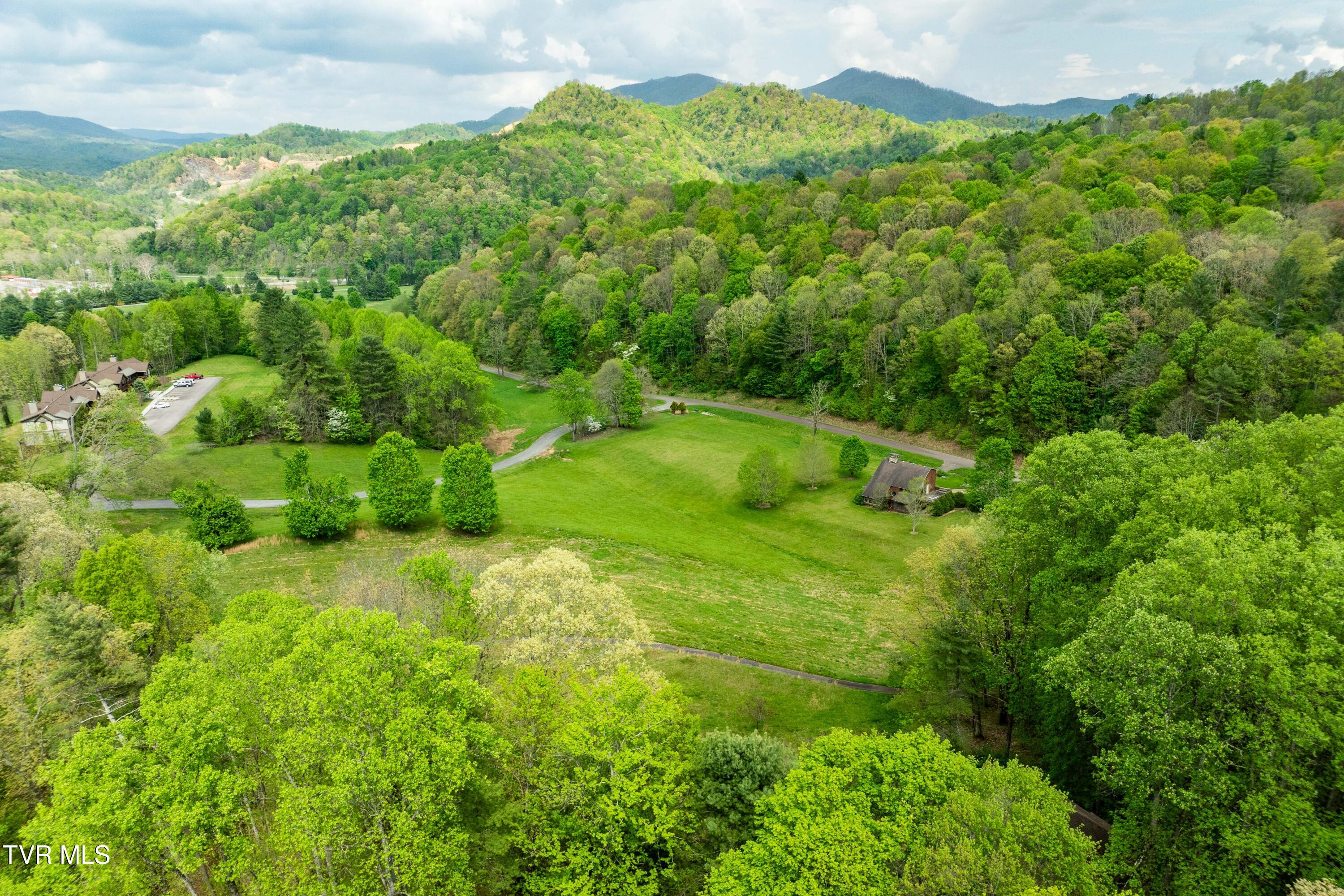 1945 Sage Valley Circle, Mountain City, Tennessee image 7