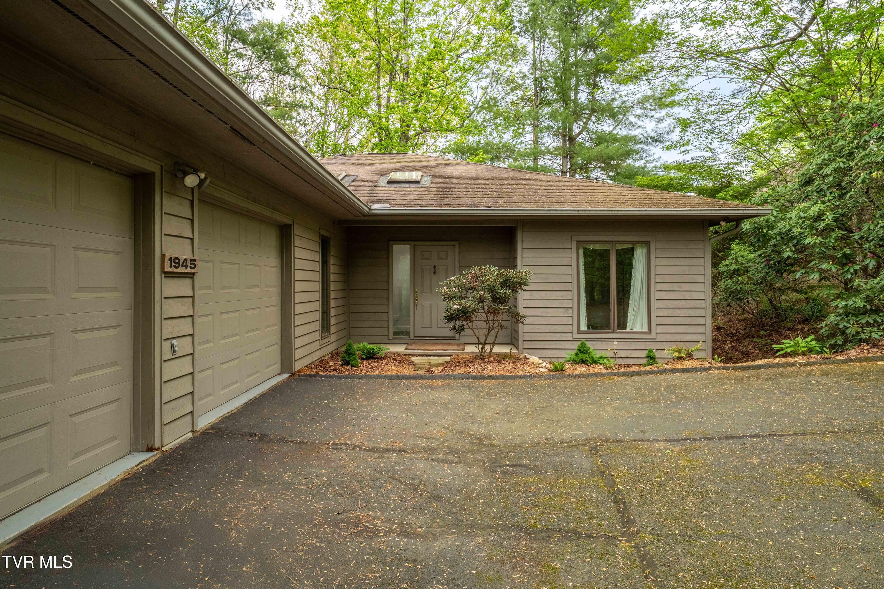 1945 Sage Valley Circle, Mountain City, Tennessee image 12