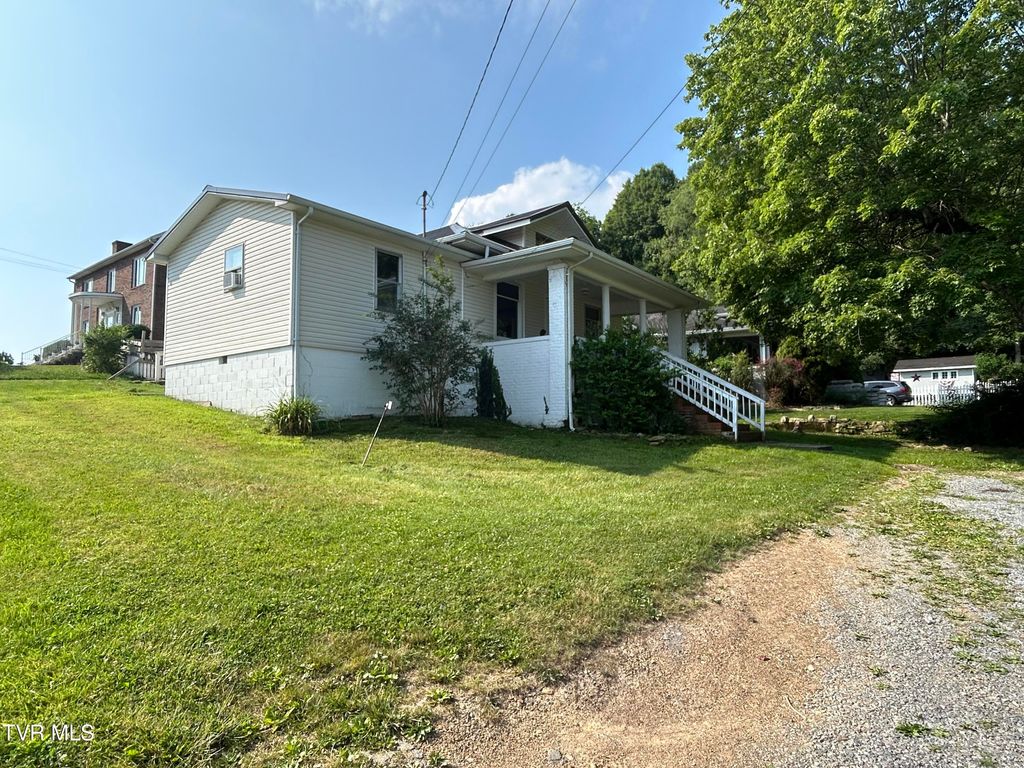 Photo of 310 Nottingham Avenue, Wise, VA 24293 (MLS # 9982344)