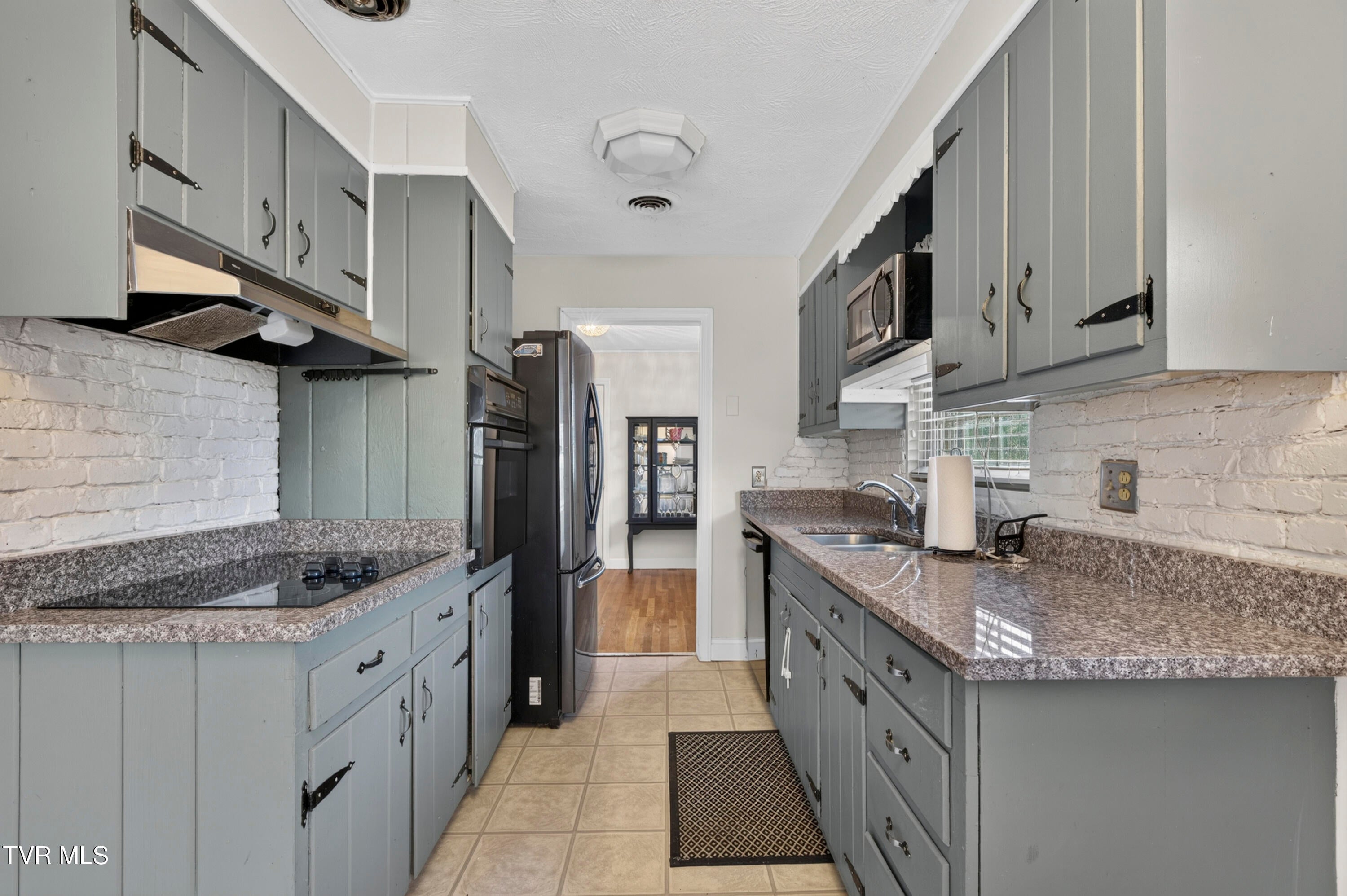 416 Sherwood Road