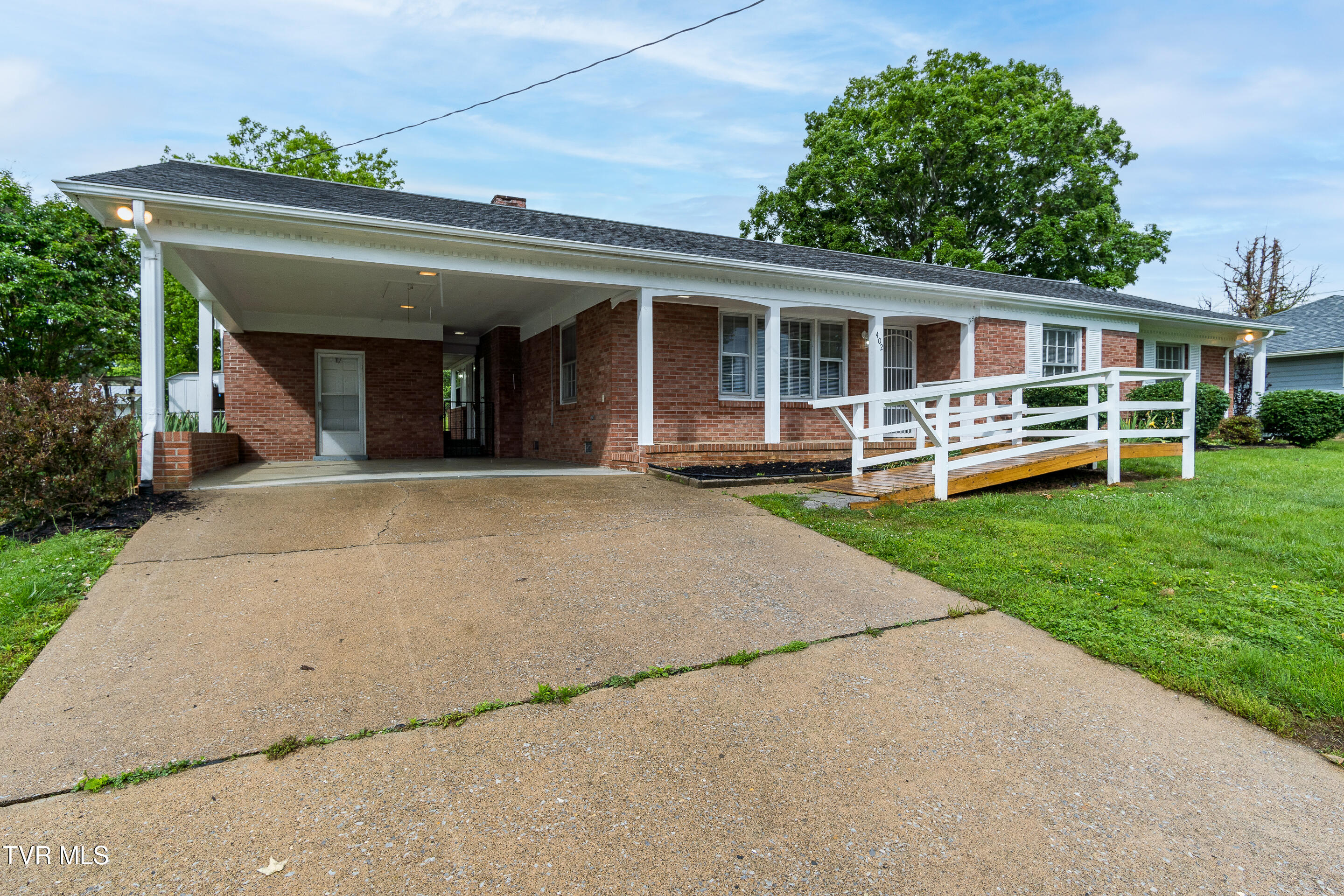 402 Crockett Lane, Greeneville, Tennessee image 4