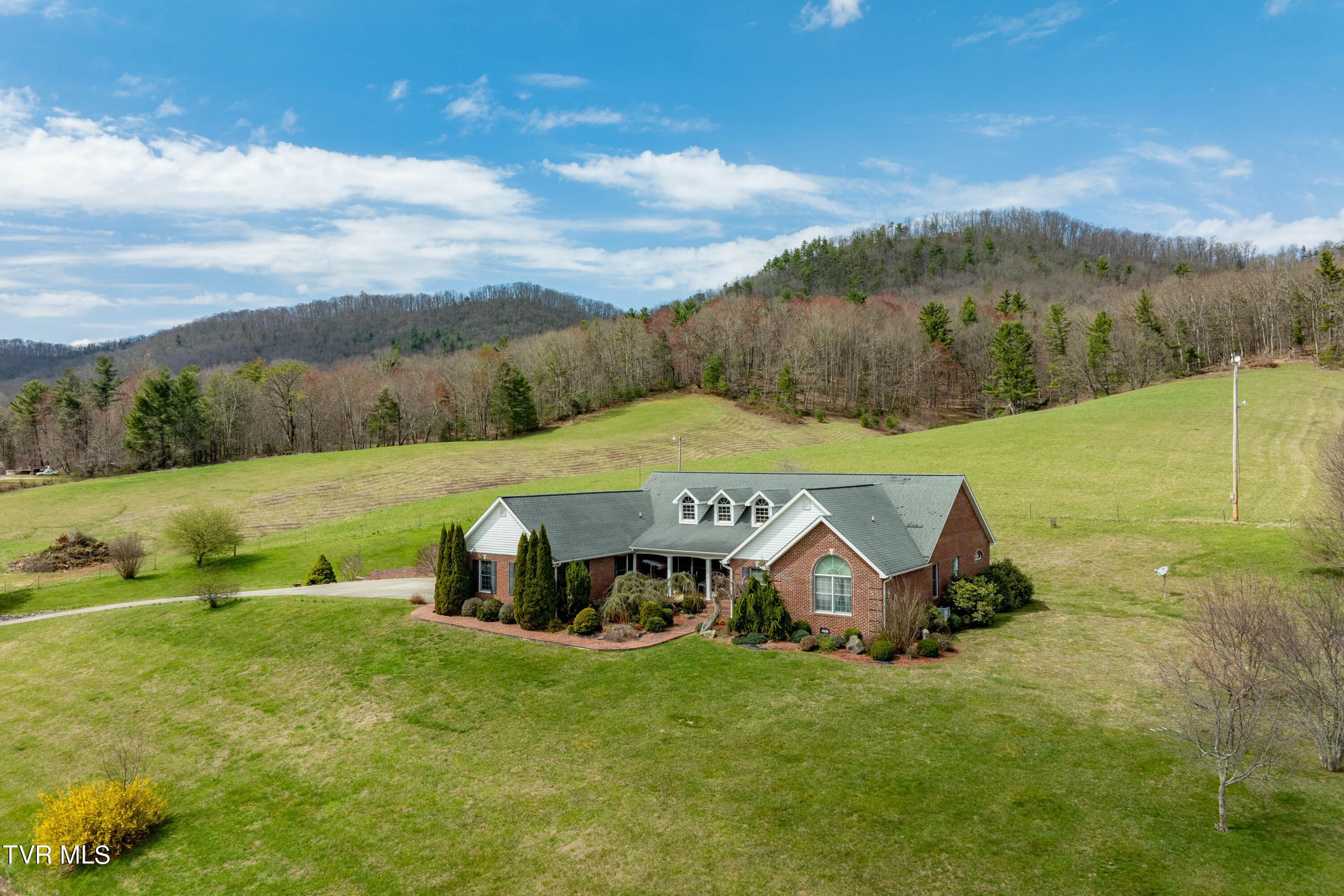 3972 Big Dry Run Road, Mountain City, Tennessee image 3