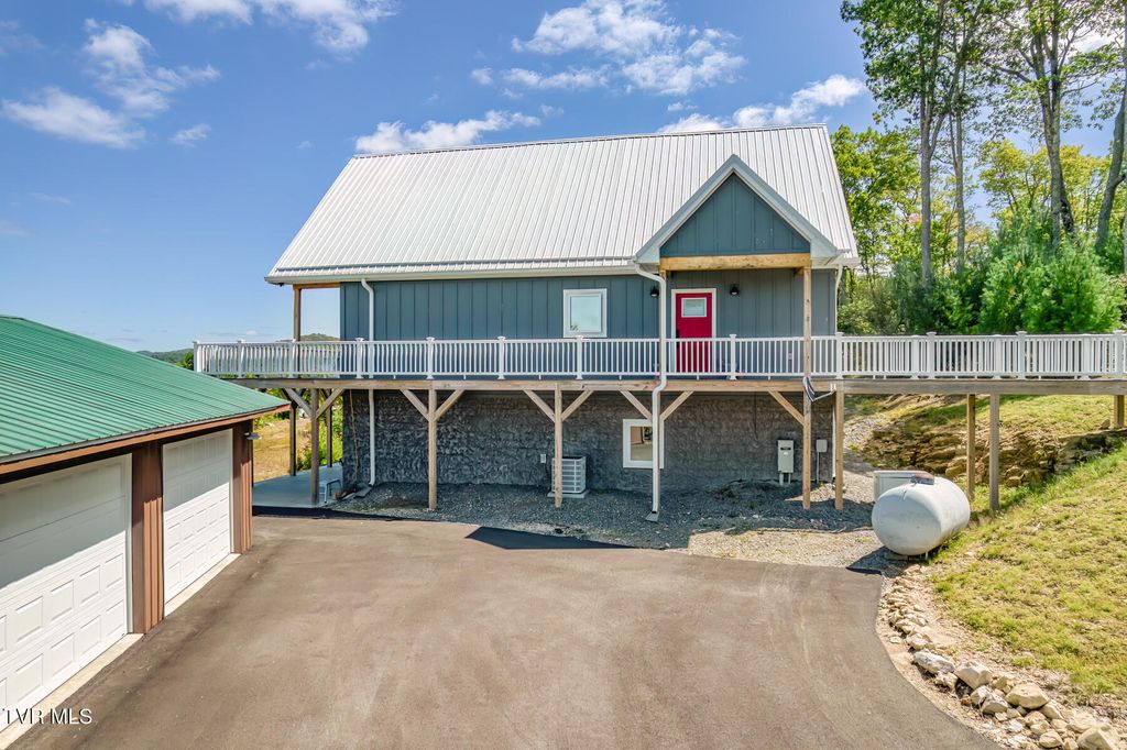 Photo of 384 Cross Mountain Drive, Shady Valley, TN 37688 (MLS # 9993724)