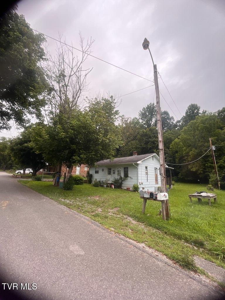 Photo of 318 Jarvis Street, Sneedville, TN 37869 (MLS # 9998871)