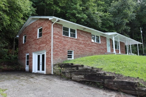 Homes For Sale - 318 Kentucky Avenue<br/> Norton, VA 24273