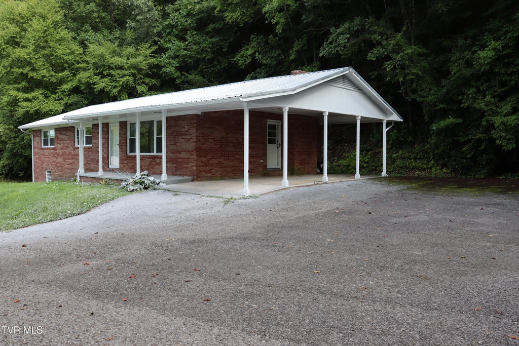Photo of 318 Kentucky Avenue, Norton, VA 24273 (MLS # 10000006)