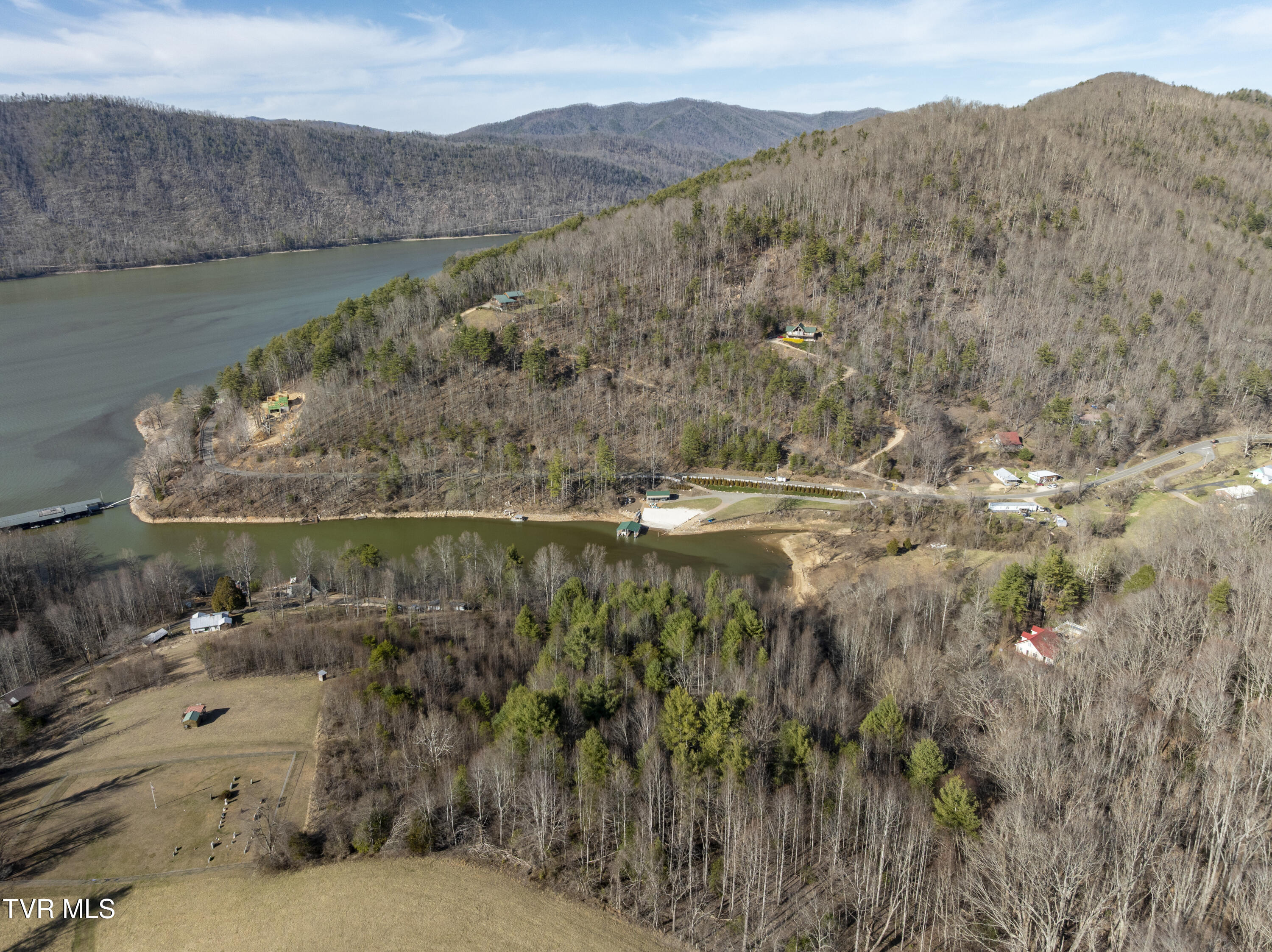 387 Goose Bradley Lane, Butler, Tennessee image 10