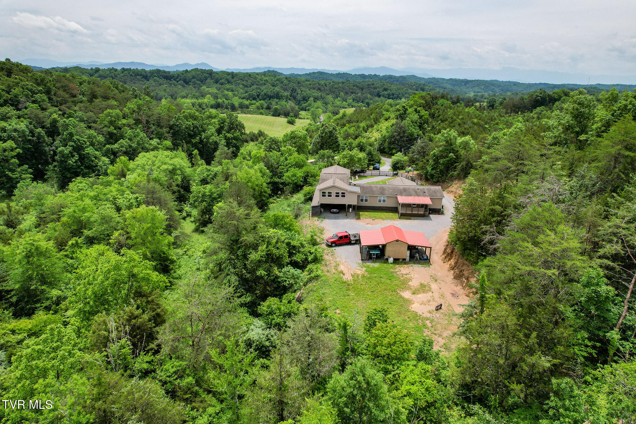 558 Oakland Drive, Bybee, Tennessee image 4
