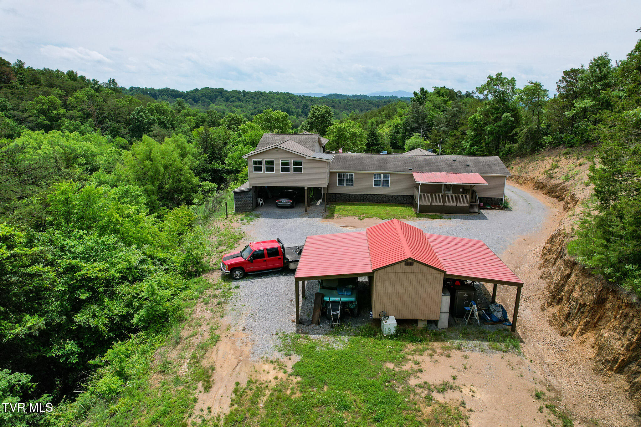 558 Oakland Drive, Bybee, Tennessee image 3