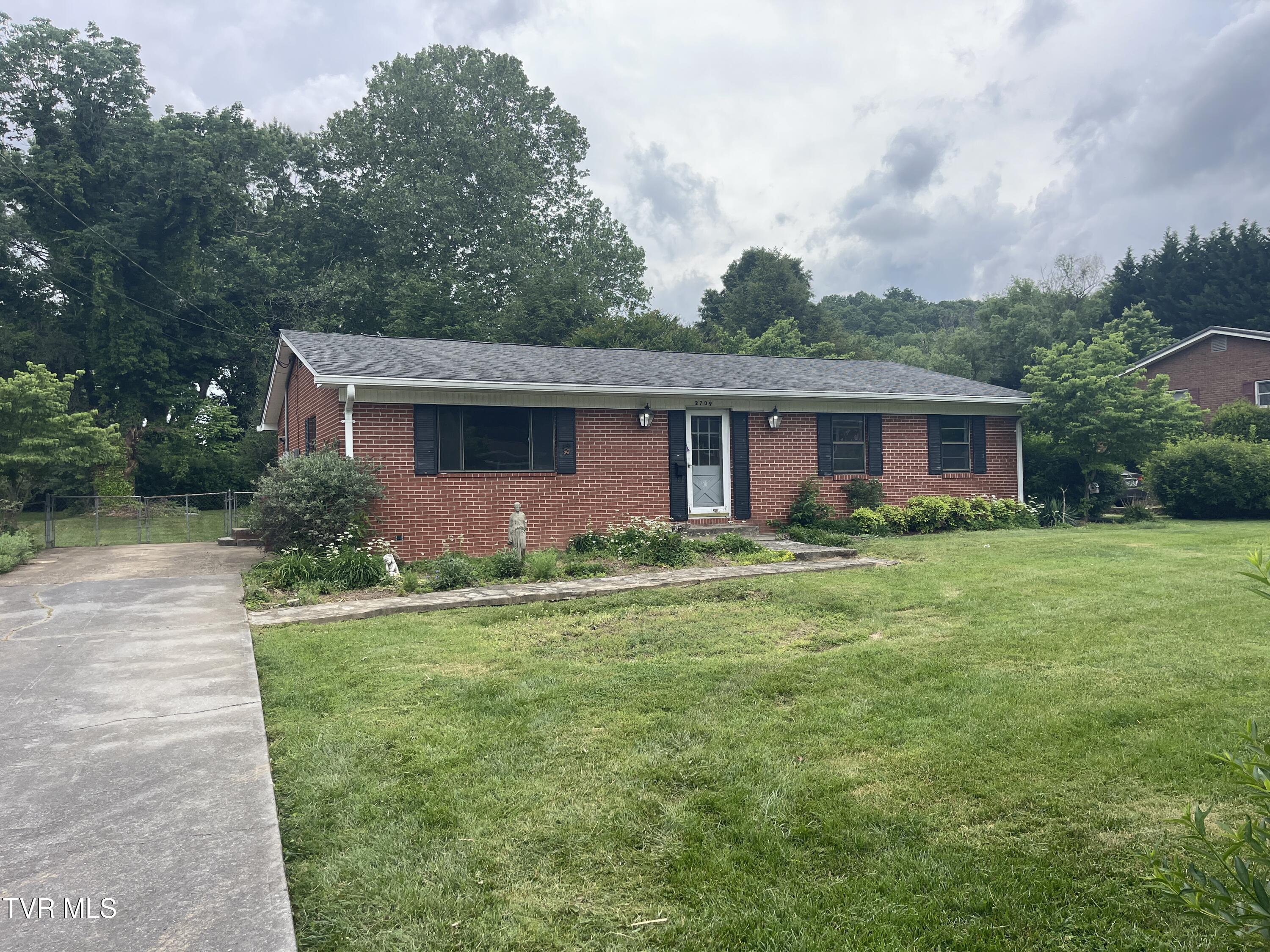 2709 Oak Cliff Court, Johnson City, Tennessee image 6