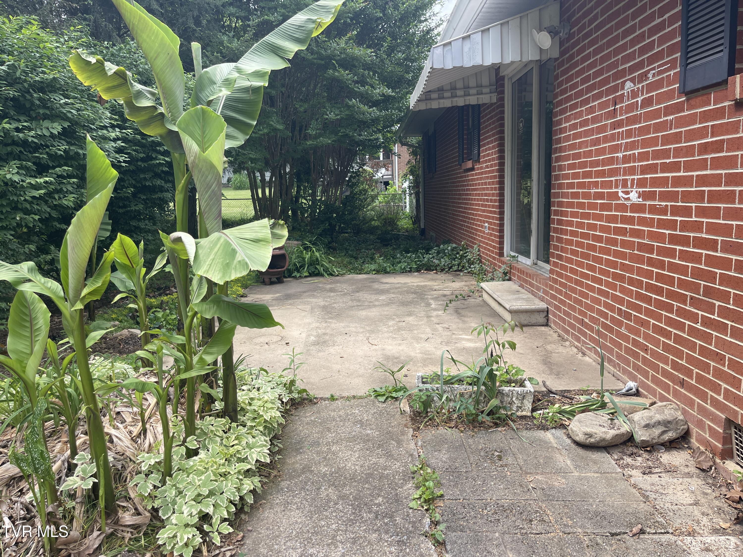 2709 Oak Cliff Court, Johnson City, Tennessee image 12