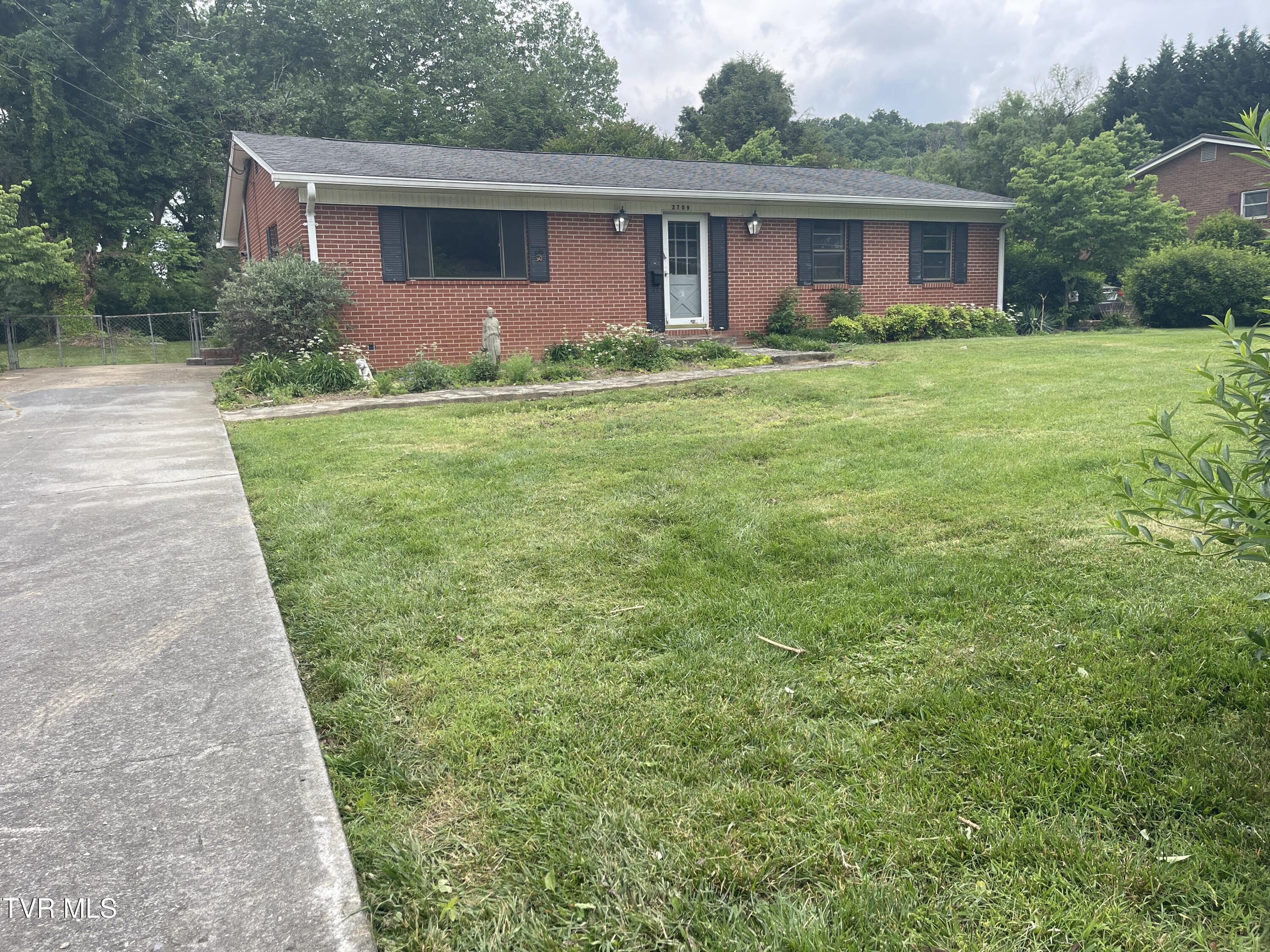 2709 Oak Cliff Court, Johnson City, Tennessee image 7