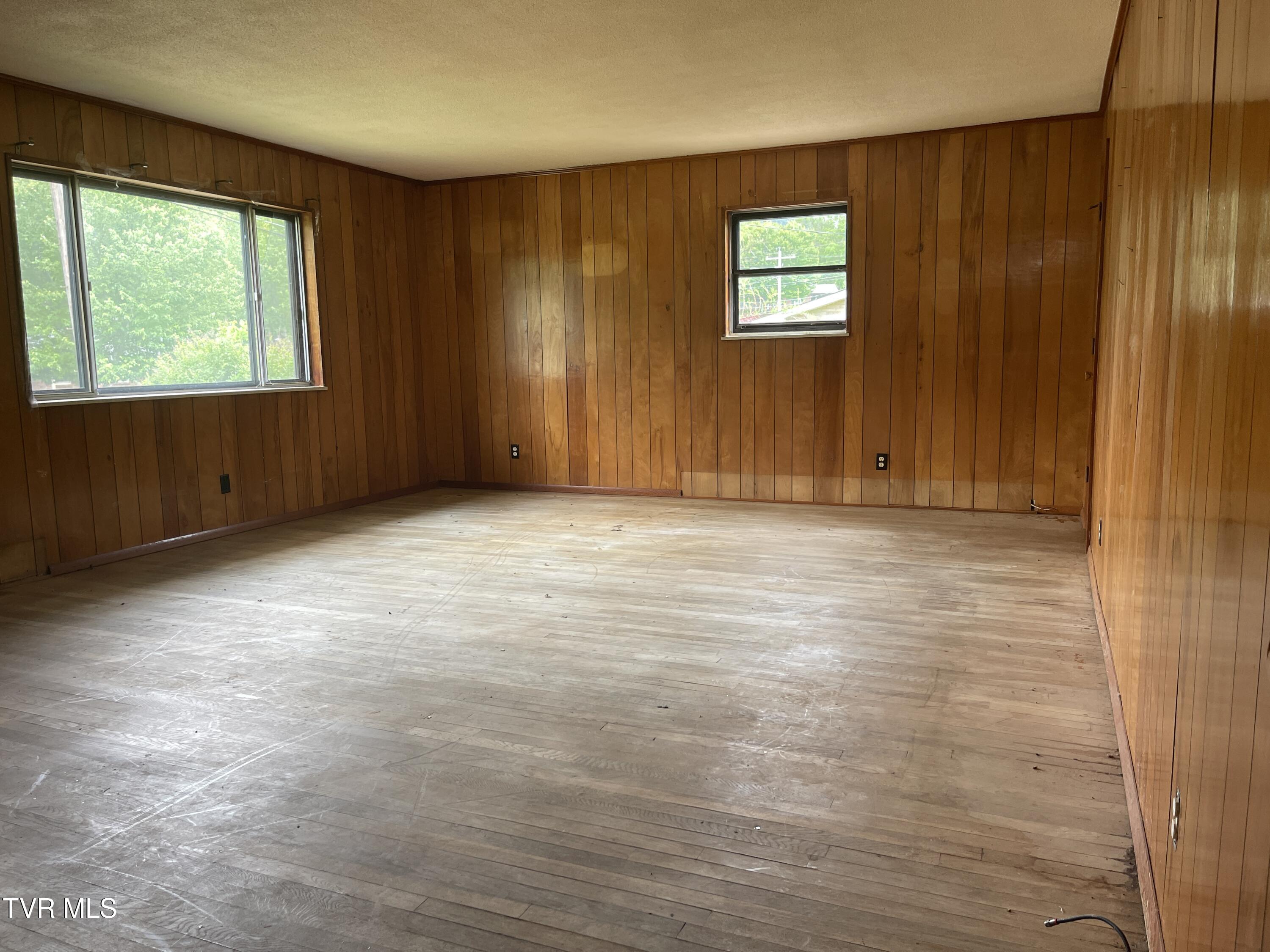 2709 Oak Cliff Court, Johnson City, Tennessee image 2