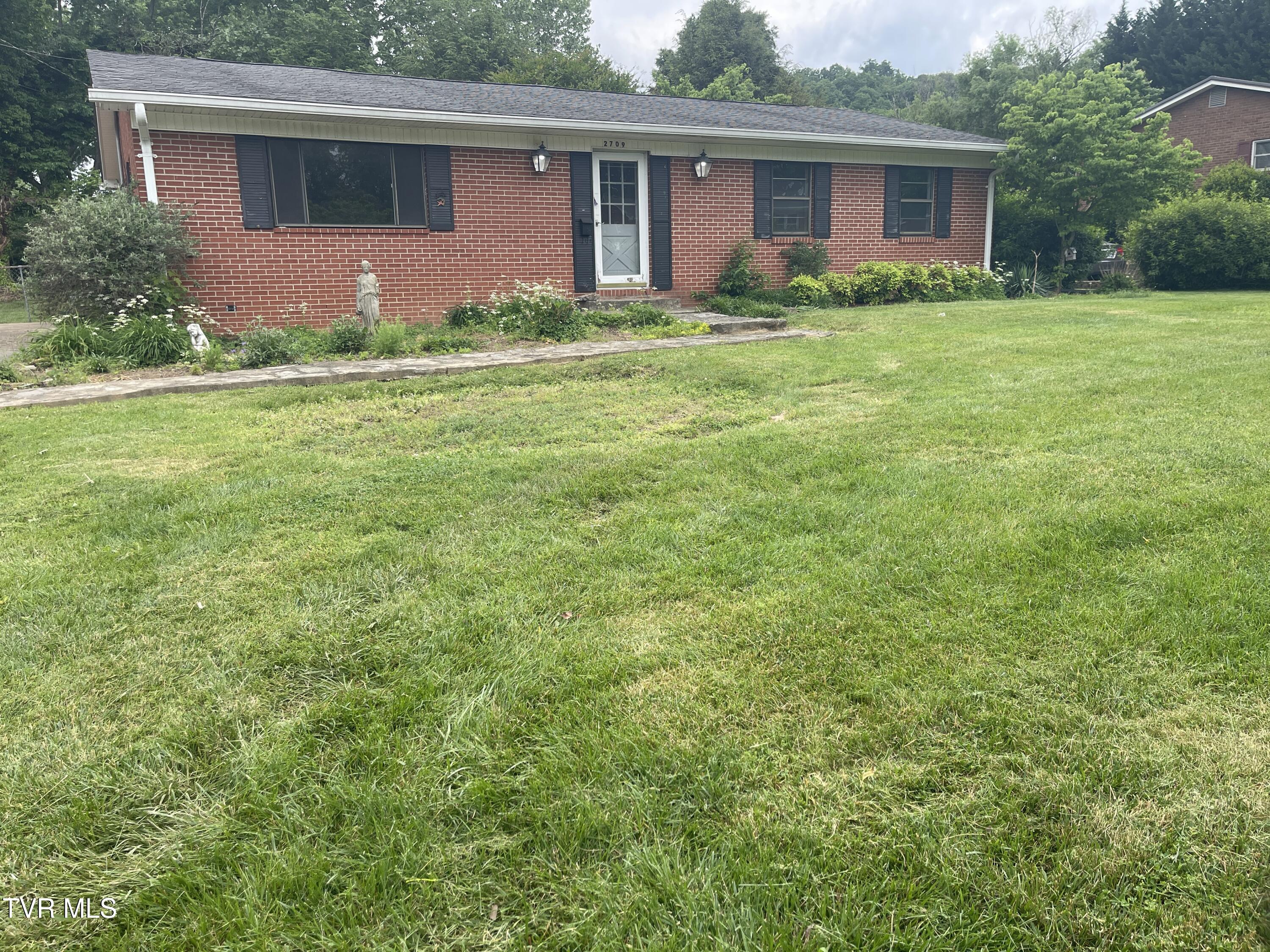 2709 Oak Cliff Court, Johnson City, Tennessee image 8