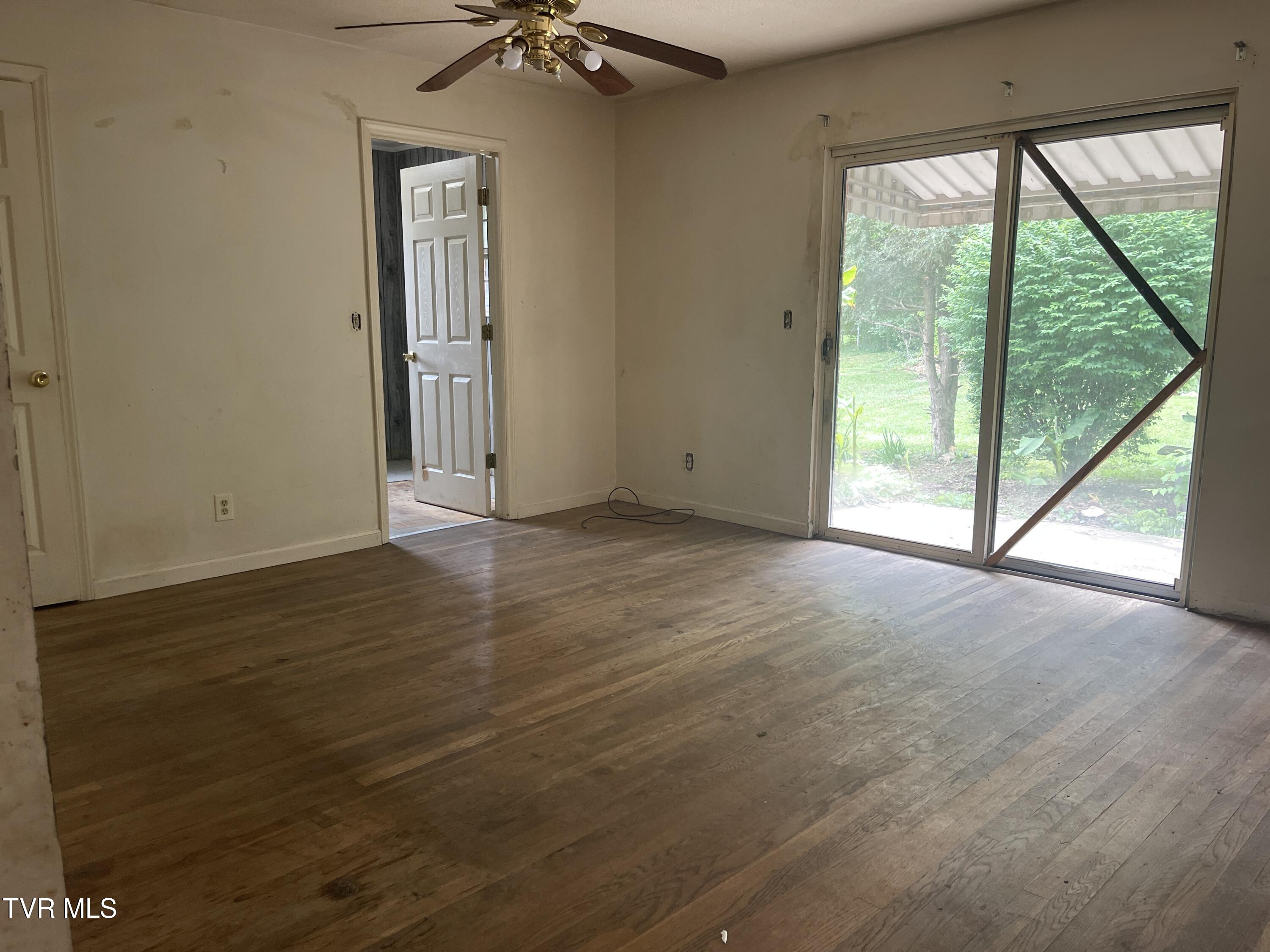 2709 Oak Cliff Court, Johnson City, Tennessee image 4