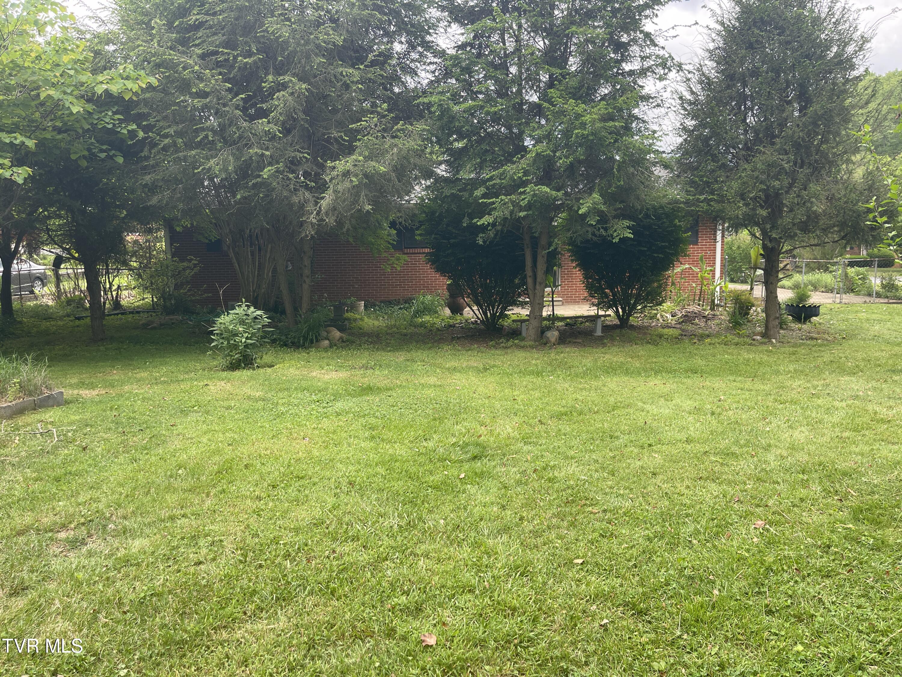 2709 Oak Cliff Court, Johnson City, Tennessee image 15