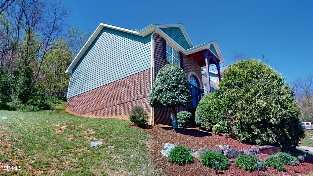 Photo of 93 Bridgewater Court #93, Johnson City, TN 37615 (MLS # 9993756)