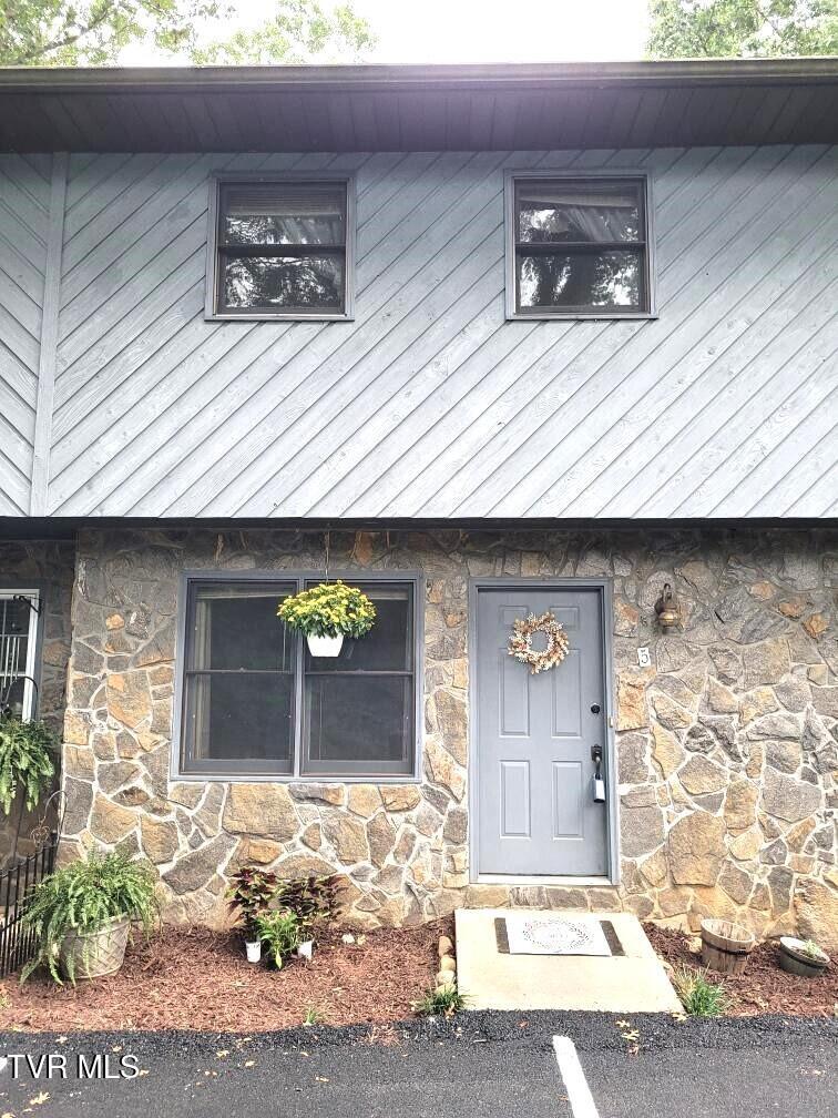 Photo of 348 River Road #5c, Bluff City, TN 37618 (MLS # 10000150)